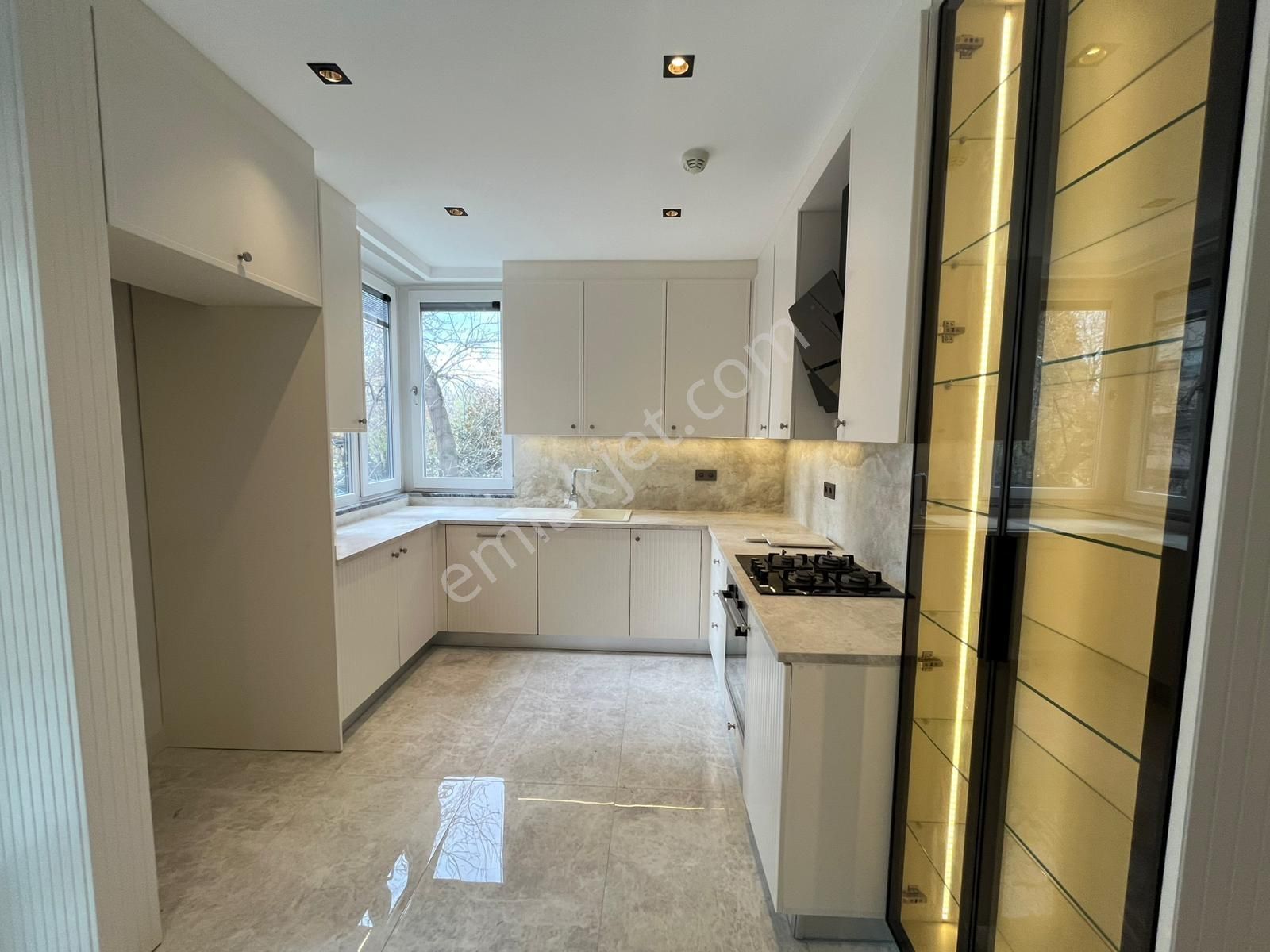 Utkudan Caddebostanda Bağdat Cad.yakın Satılık Balkonlu 4+1daire - Görsel 21