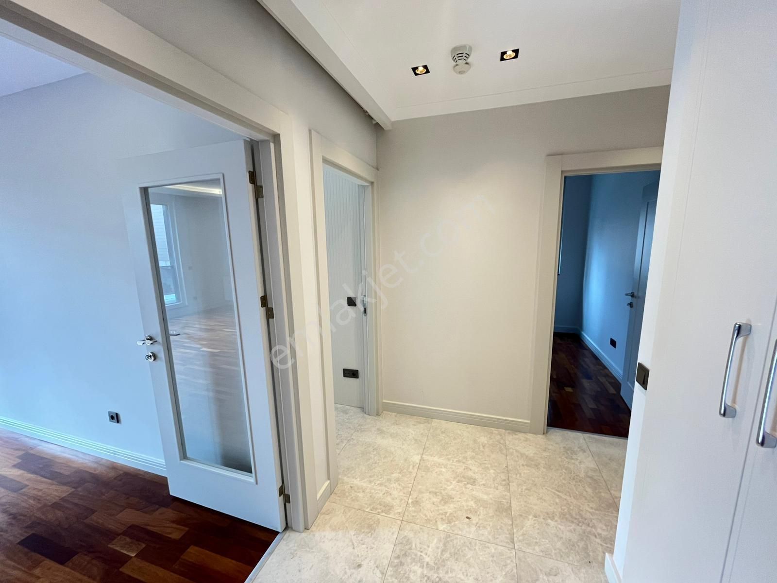 Utkudan Caddebostanda Bağdat Cad.yakın Satılık Balkonlu 4+1daire - Görsel 24