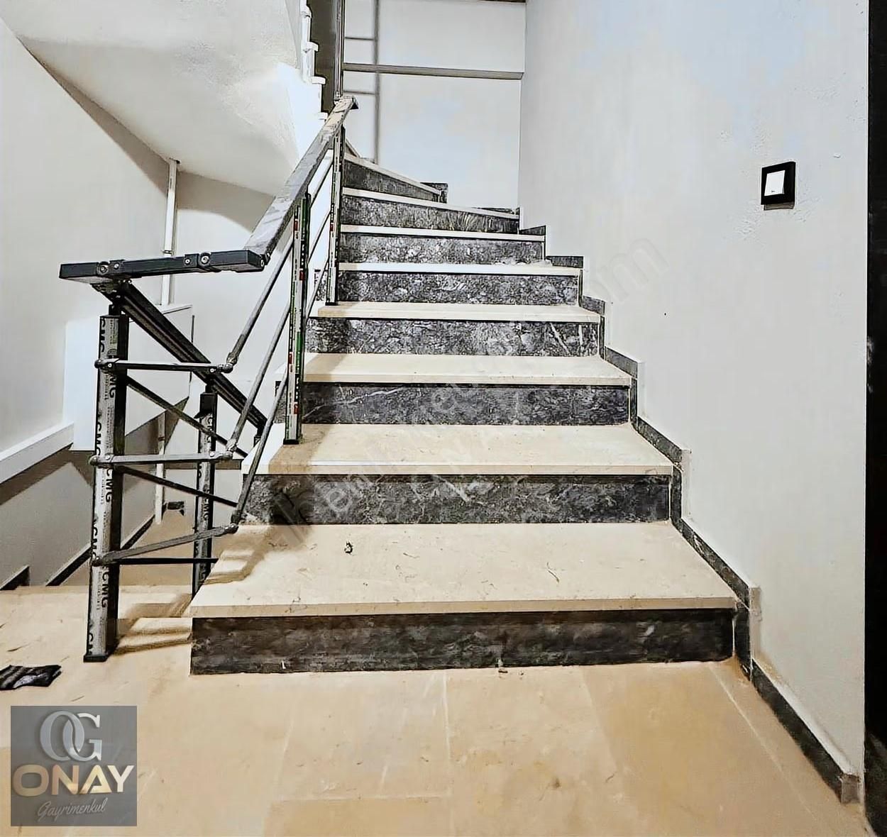 Onay 'dan Hastane Okullar Bölgesinde Sıfır 2+1 Arakat Daire - Görsel 18