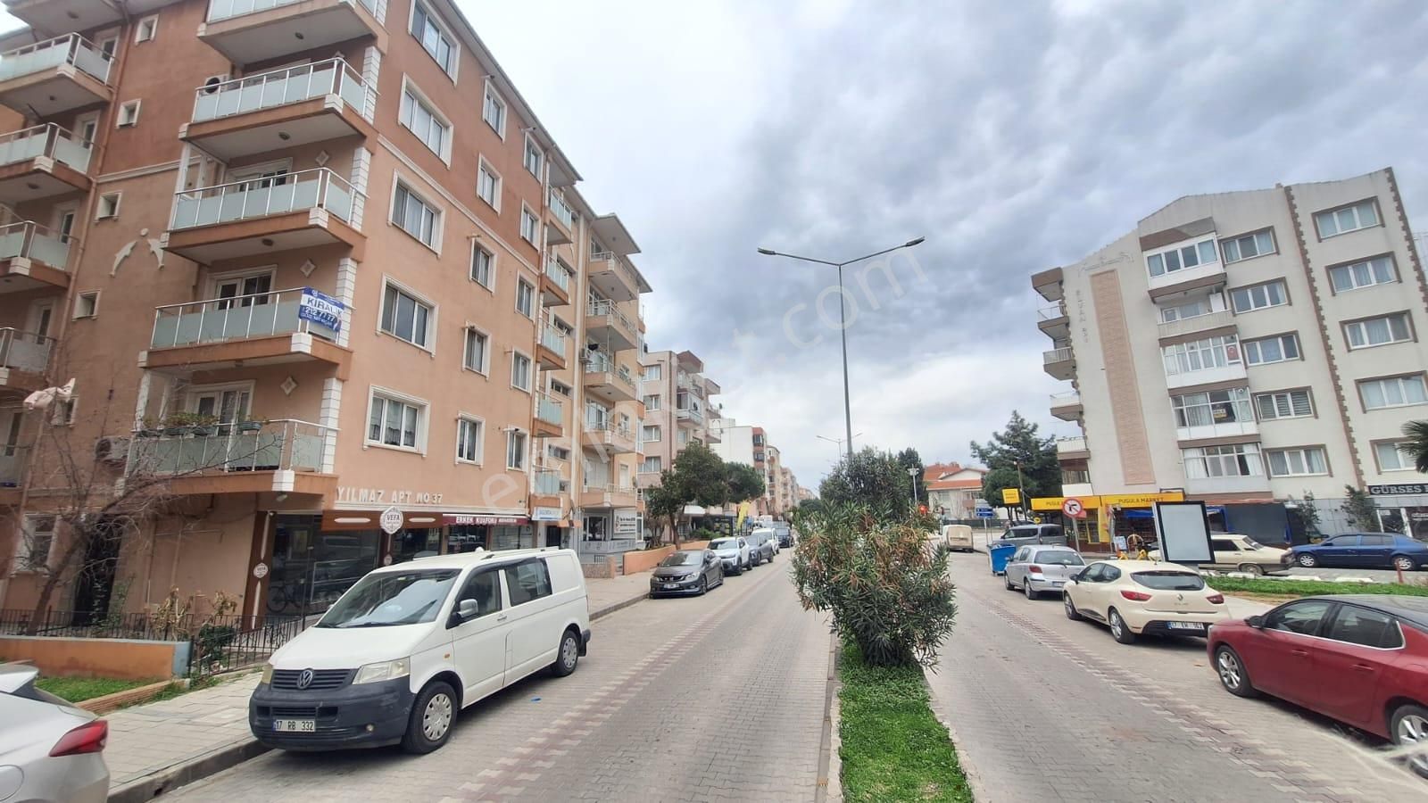 Çanakkale Cevatpaşada Kordona Yakın Ara Kat Kiralık 2+1 Daire