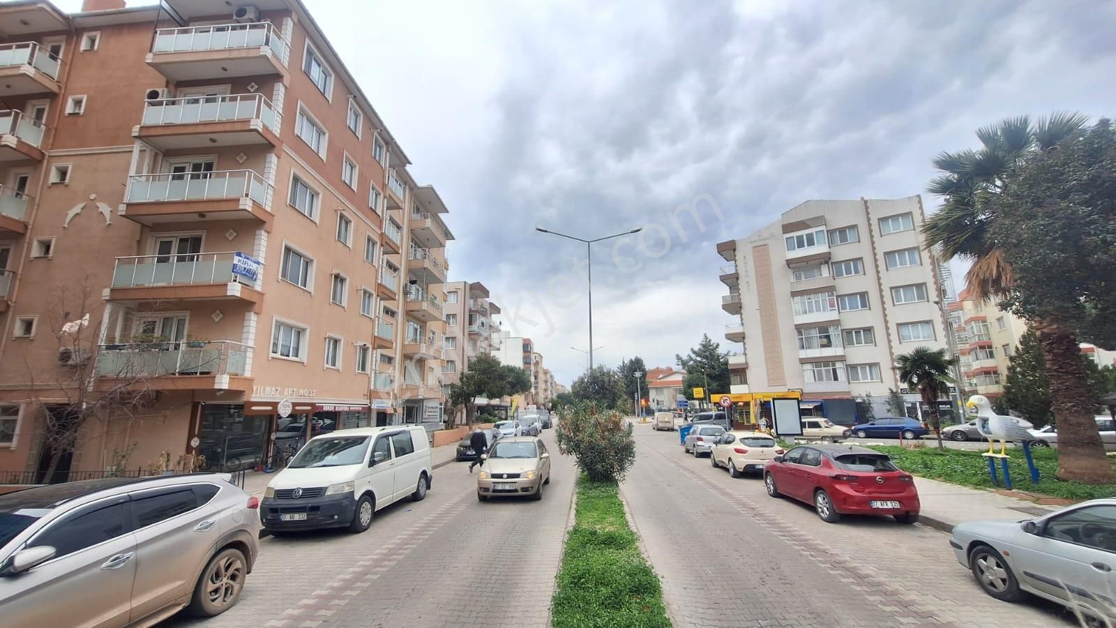 Çanakkale Cevatpaşada Kordona Yakın Ara Kat Kiralık 2+1 Daire - Görsel 3