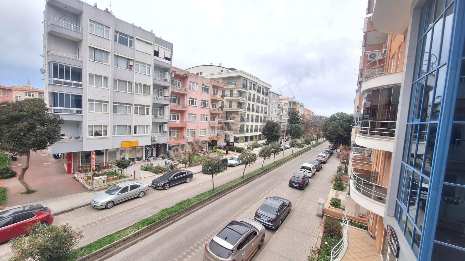 Çanakkale Cevatpaşada Kordona Yakın Ara Kat Kiralık 2+1 Daire - Görsel 12