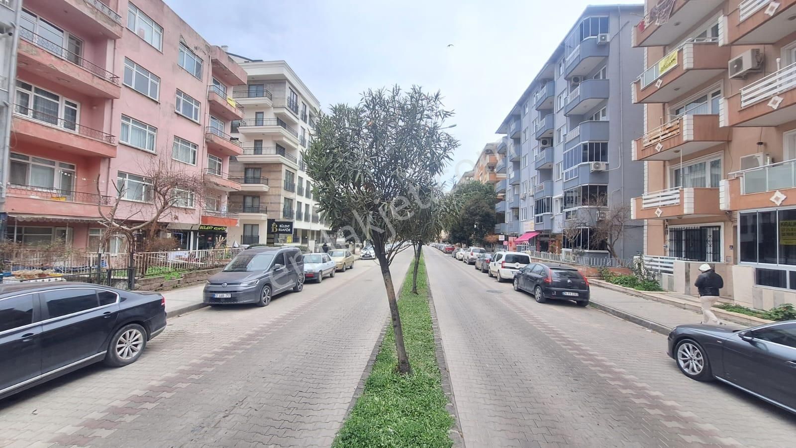 Çanakkale Cevatpaşada Kordona Yakın Ara Kat Kiralık 2+1 Daire - Görsel 4