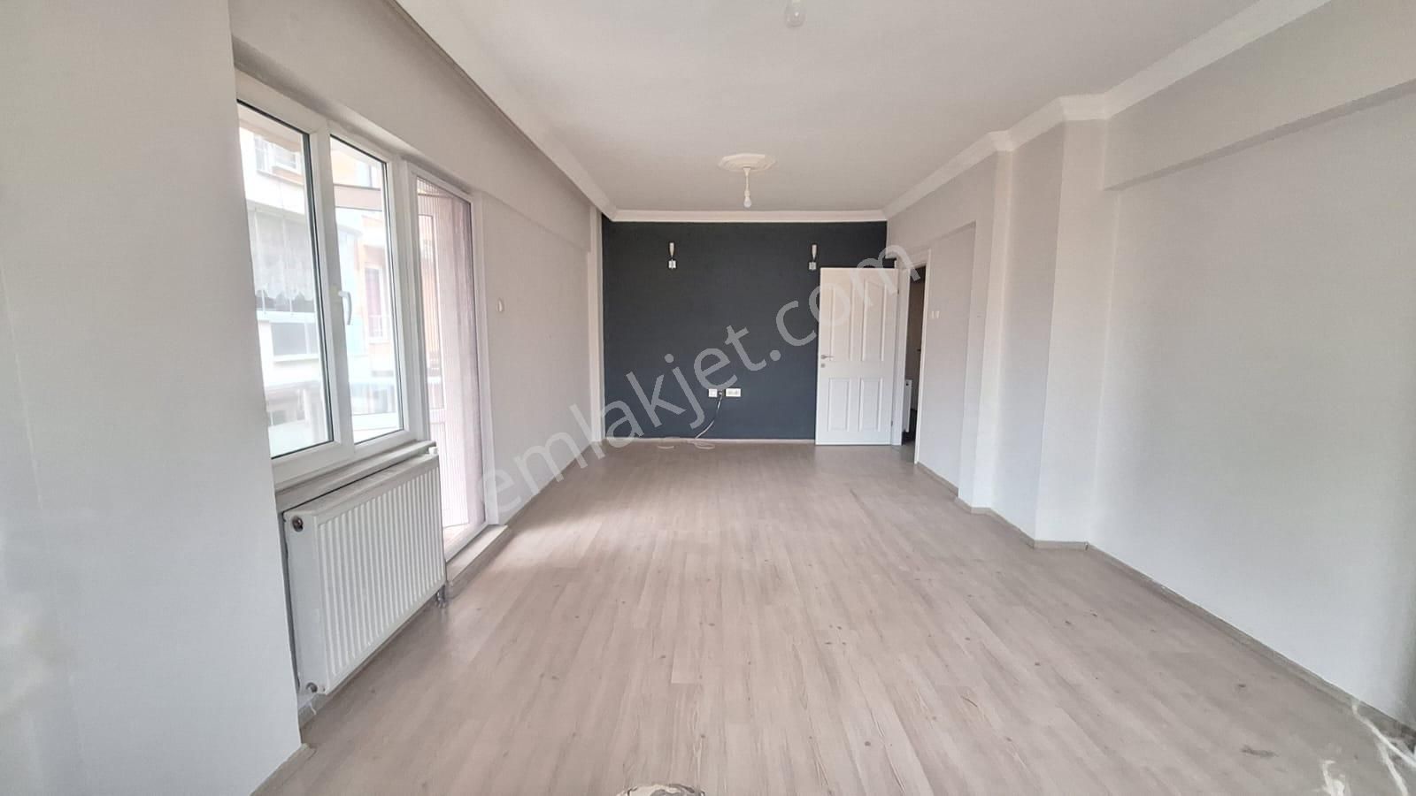 Çanakkale Cevatpaşada Kordona Yakın Ara Kat Kiralık 2+1 Daire - Görsel 8