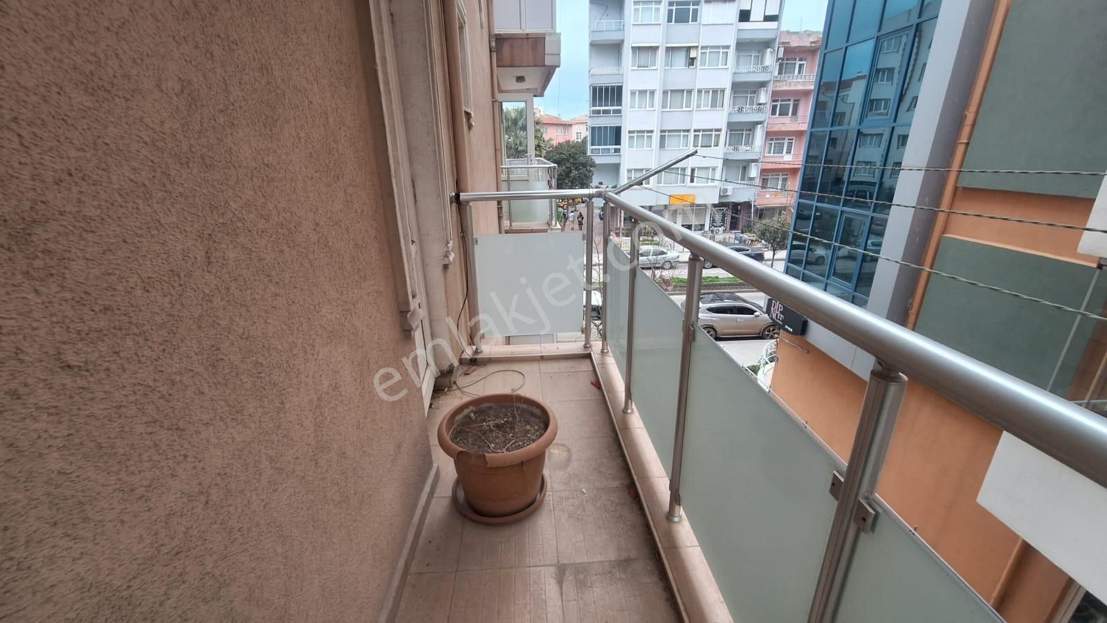 Çanakkale Cevatpaşada Kordona Yakın Ara Kat Kiralık 2+1 Daire - Görsel 17