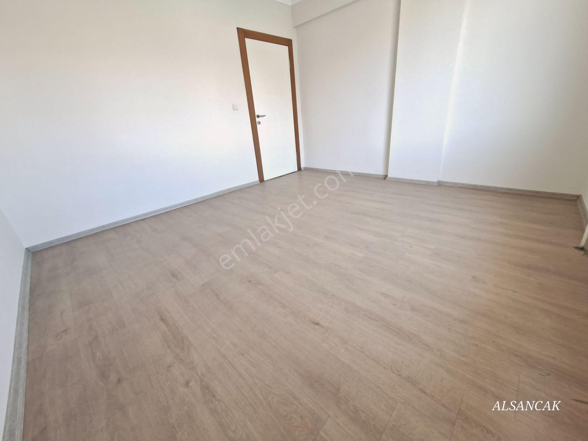 30 Ağustos Merkezde Asansörlü Binada 4+1 Yeni Teraslı Dubleks - Görsel 24