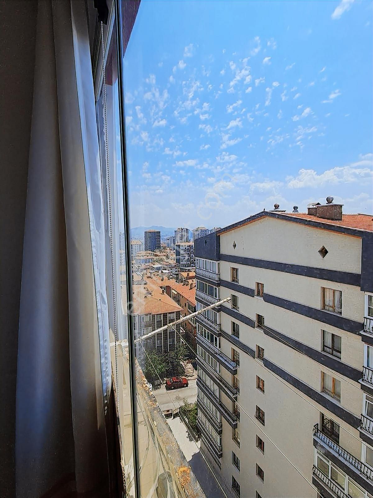 Şentepe'de Piri Caddesi Üzerinde Geniş Balkonlu 3+1 Satılık - Görsel 25