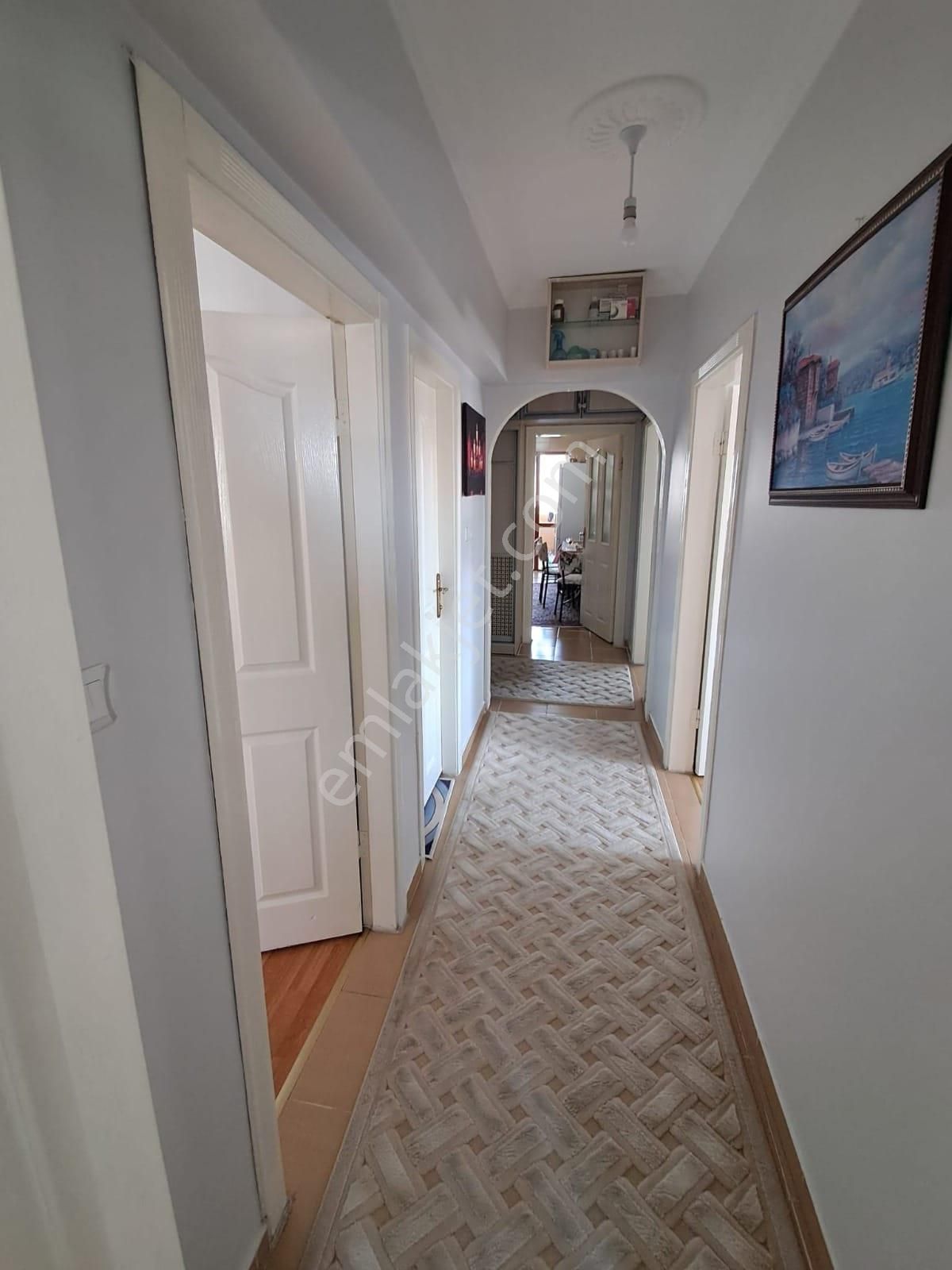 Şentepe'de Piri Caddesi Üzerinde Geniş Balkonlu 3+1 Satılık - Görsel 18