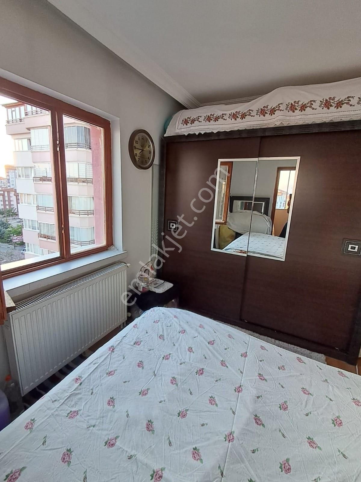 Şentepe'de Piri Caddesi Üzerinde Geniş Balkonlu 3+1 Satılık - Görsel 23