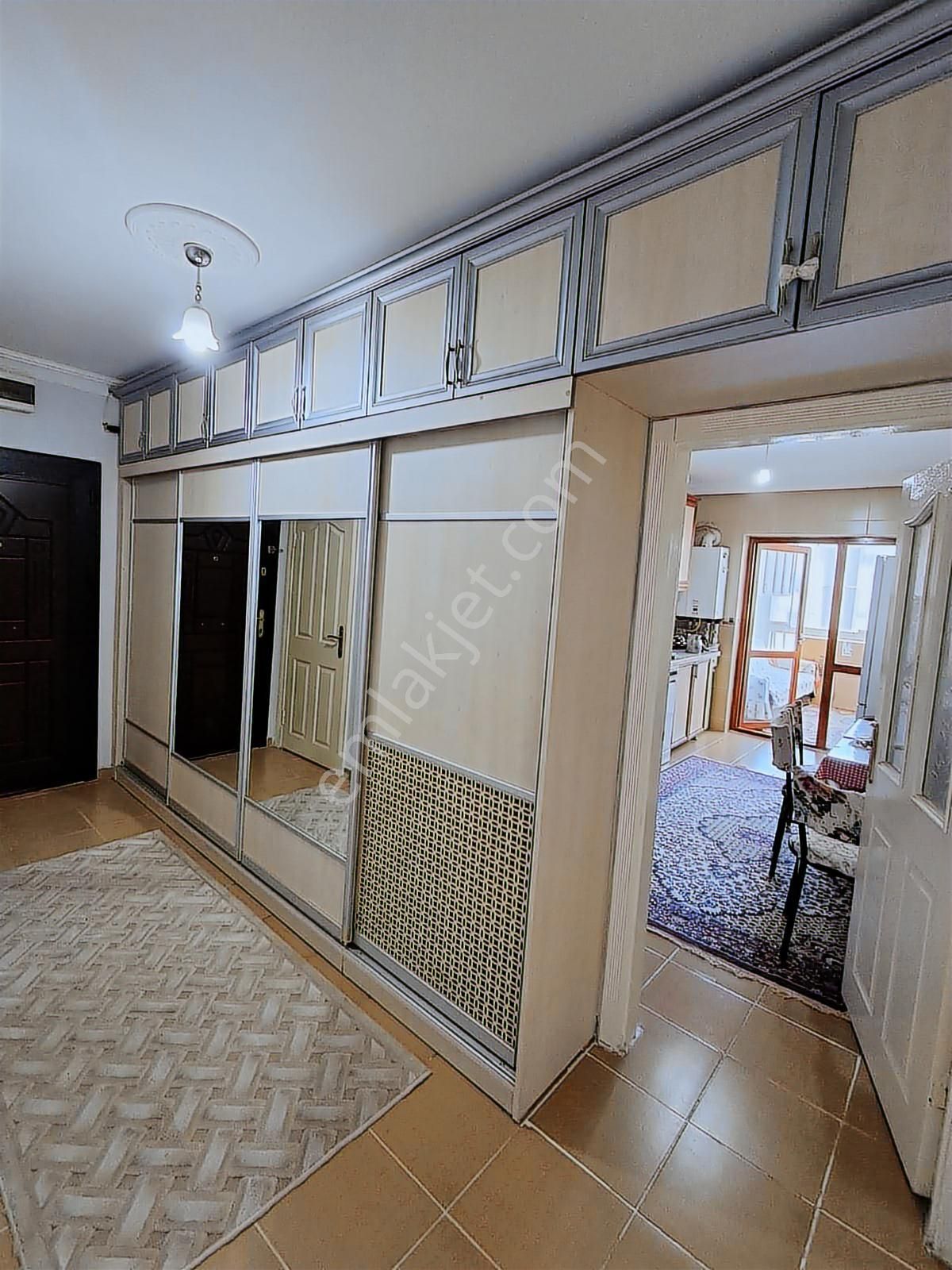 Şentepe'de Piri Caddesi Üzerinde Geniş Balkonlu 3+1 Satılık - Görsel 17