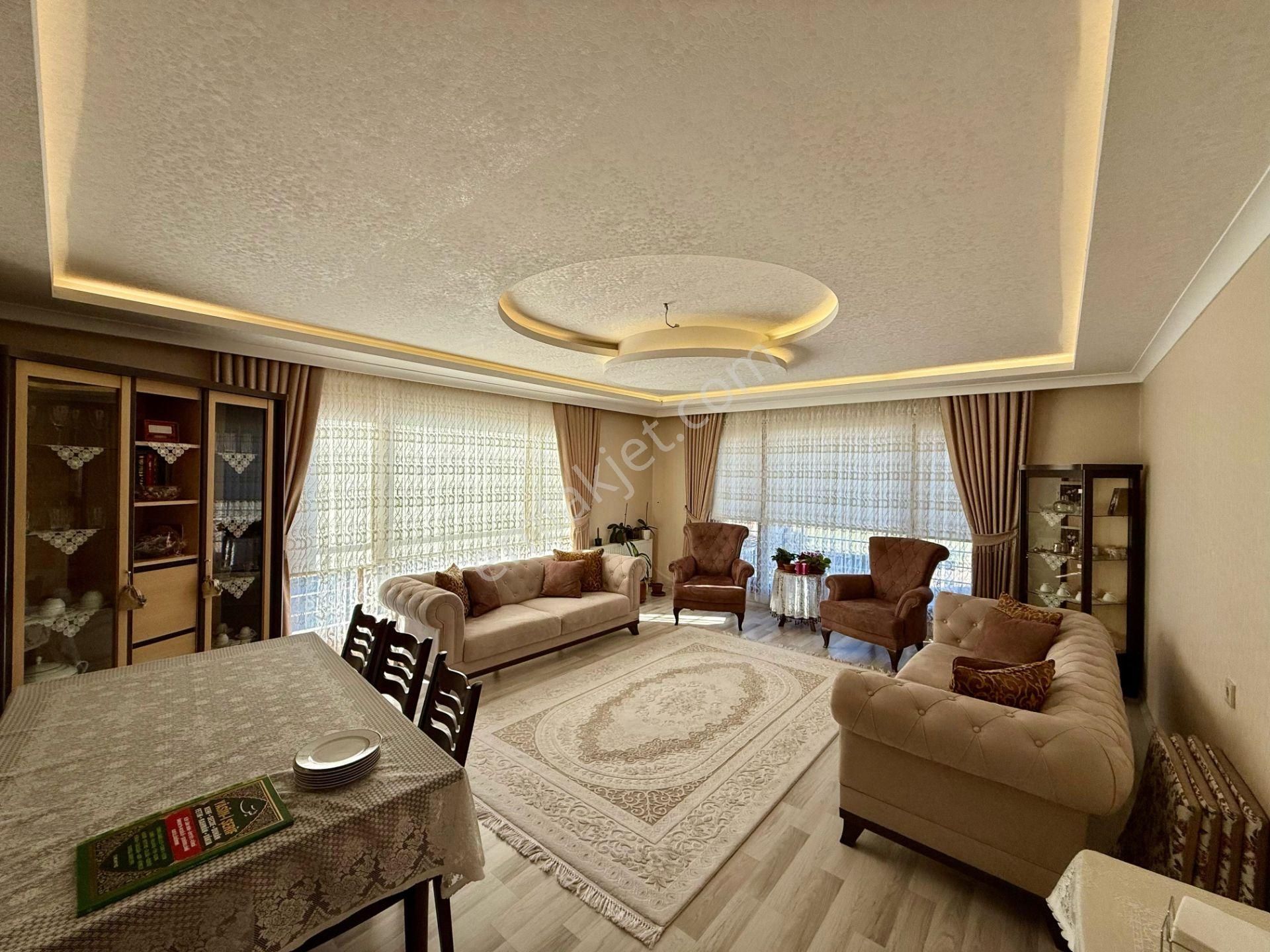 Taşcılar'dan Saray Merkezde 4+1 Kapalı Otoparklı Lüks Fırsat Daire - Görsel 2