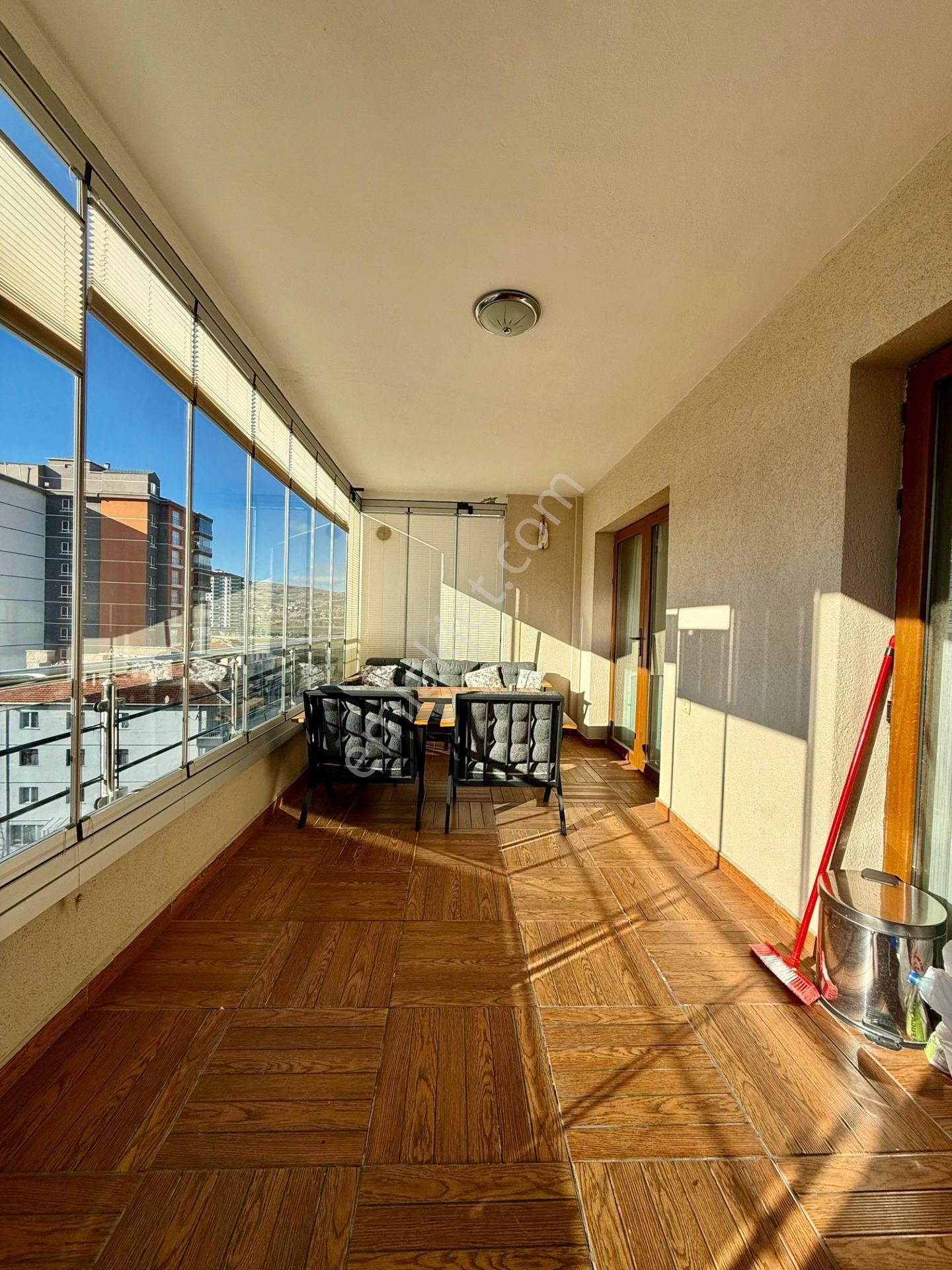 Taşcılar'dan Saray Merkezde 4+1 Kapalı Otoparklı Lüks Fırsat Daire - Görsel 16