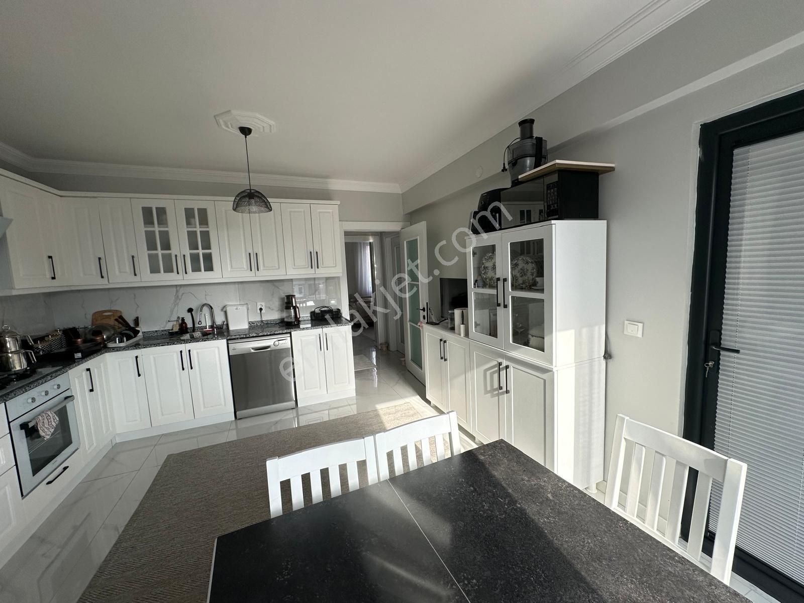 Serdivan Beşköprü Mah. İki Adet Daire 6+2 Mutfak Ayrı Asansörlü Ve Bahçeli Satılık Daire - Görsel 8