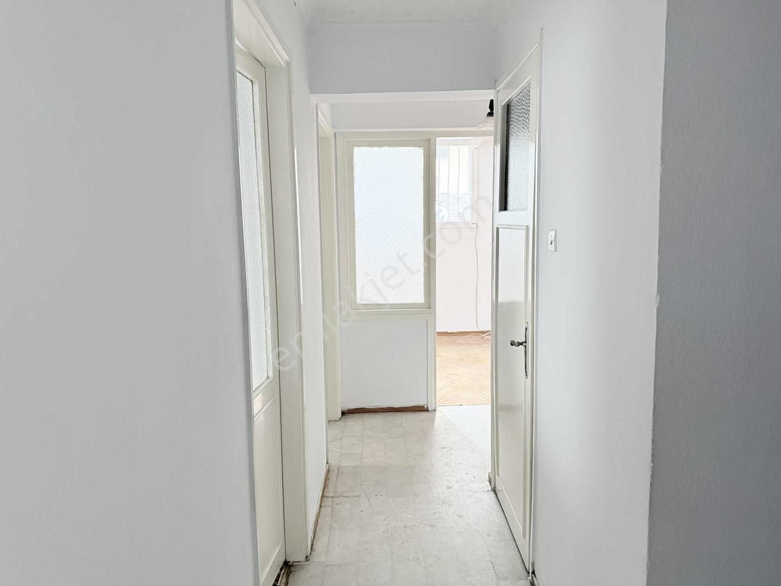 Tarihi Asansör Yakını 3+1 115 M2 Karanlık Odası Olmayan Daire - Görsel 18