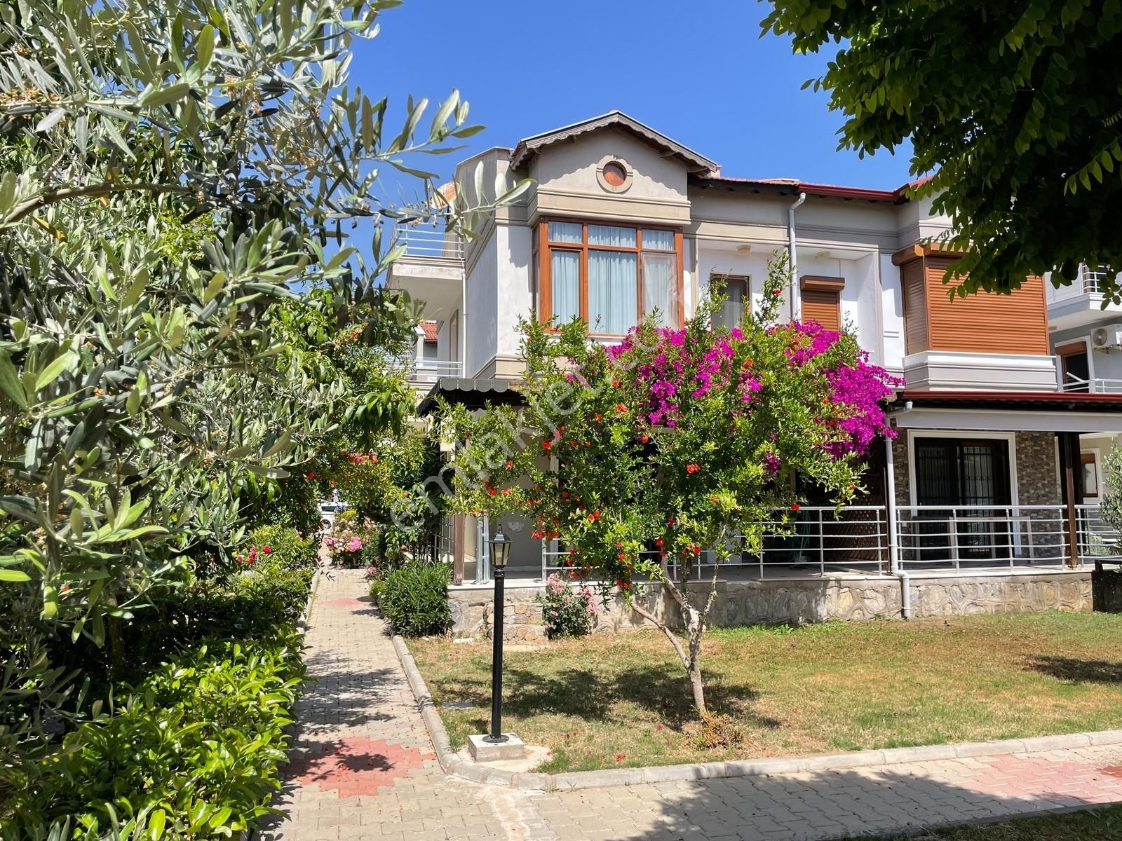 İzmir Gümüldür Denize Sıfır Havuzlu Sitede Yazlık Villa - Görsel 20