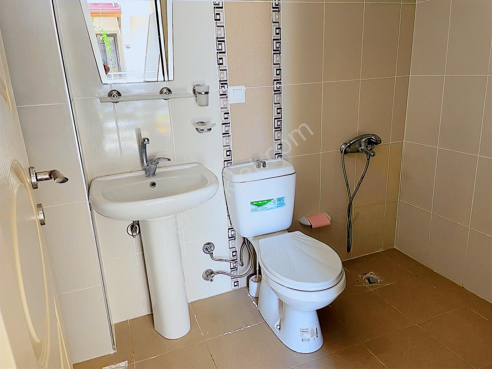 İzmir Gümüldür Denize Sıfır Havuzlu Sitede Yazlık Villa - Görsel 17