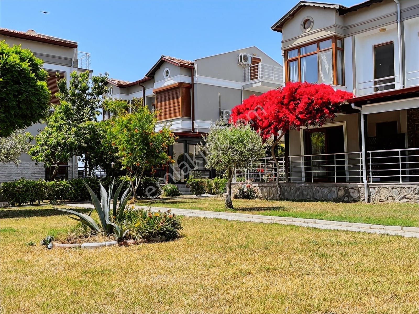 İzmir Gümüldür Denize Sıfır Havuzlu Sitede Yazlık Villa - Görsel 21