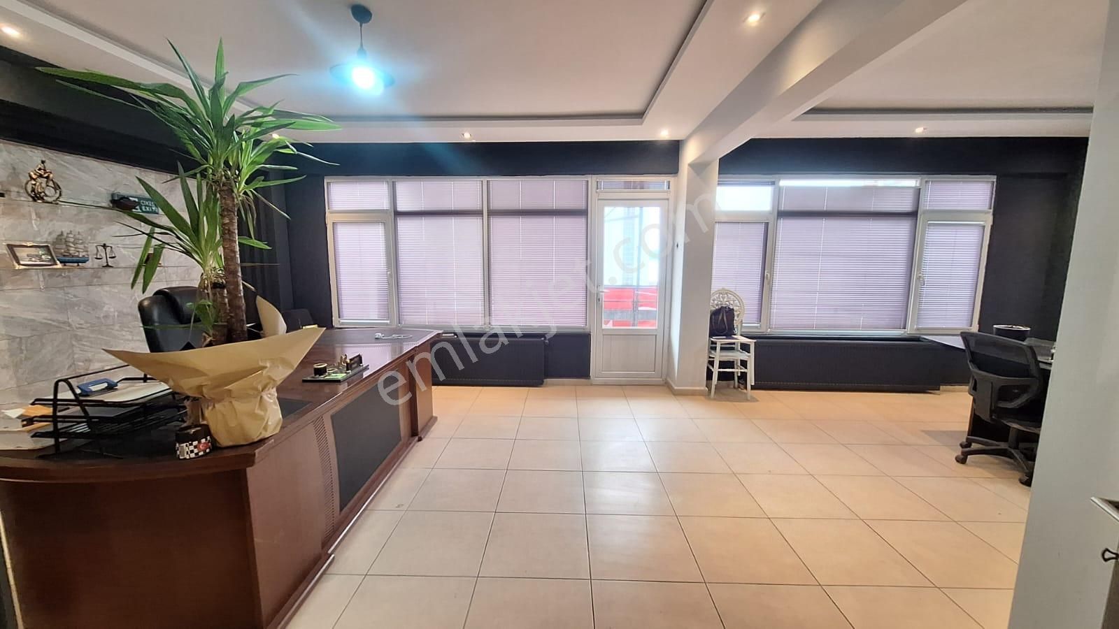 Çanakkale Kordonda Merkezi Konumda Kiralık 4+1 İşyeri - Görsel 10