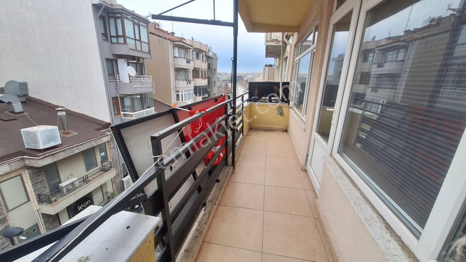 Çanakkale Kordonda Merkezi Konumda Kiralık 4+1 İşyeri - Görsel 11