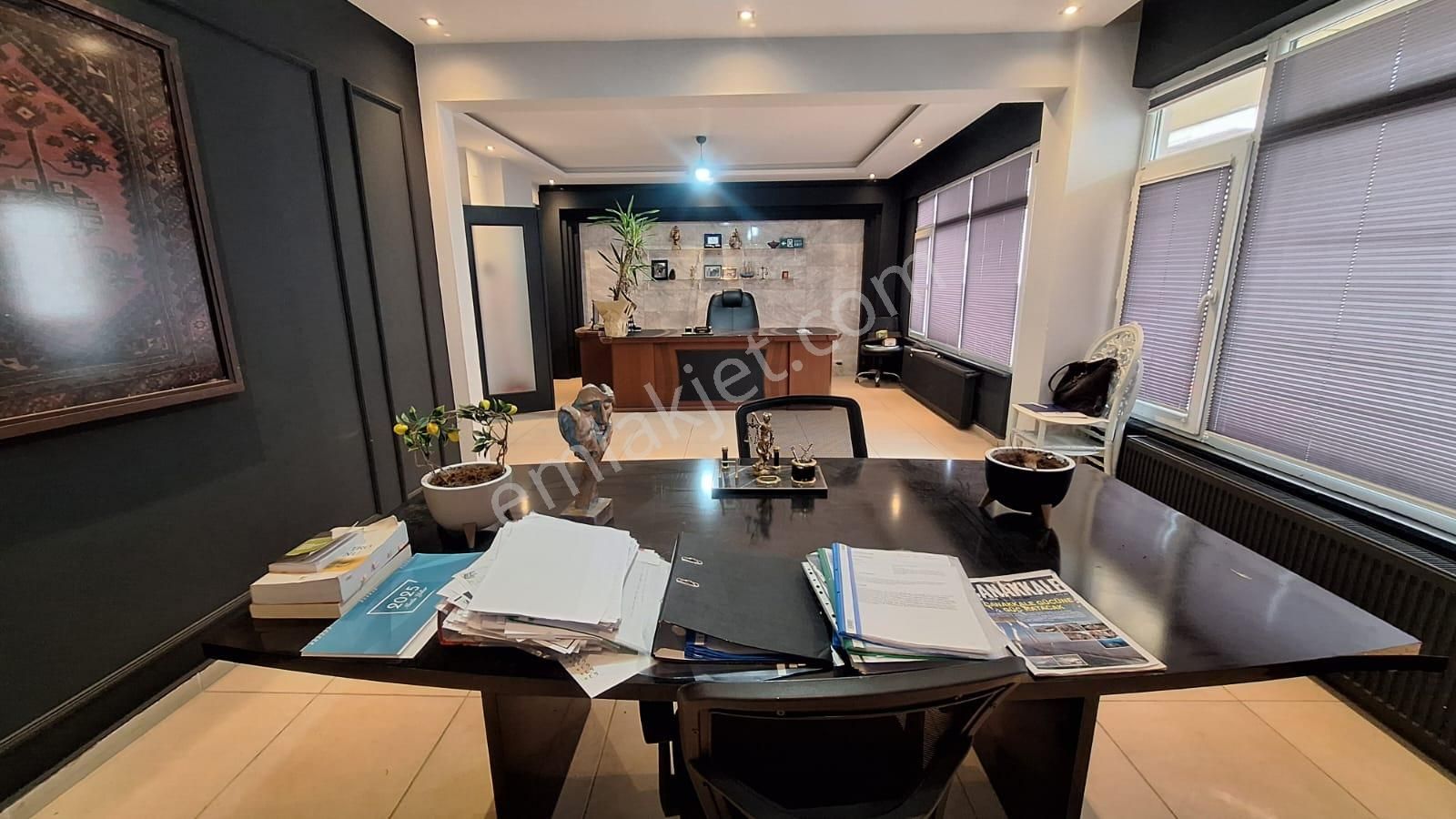 Çanakkale Kordonda Merkezi Konumda Kiralık 4+1 İşyeri - Görsel 9