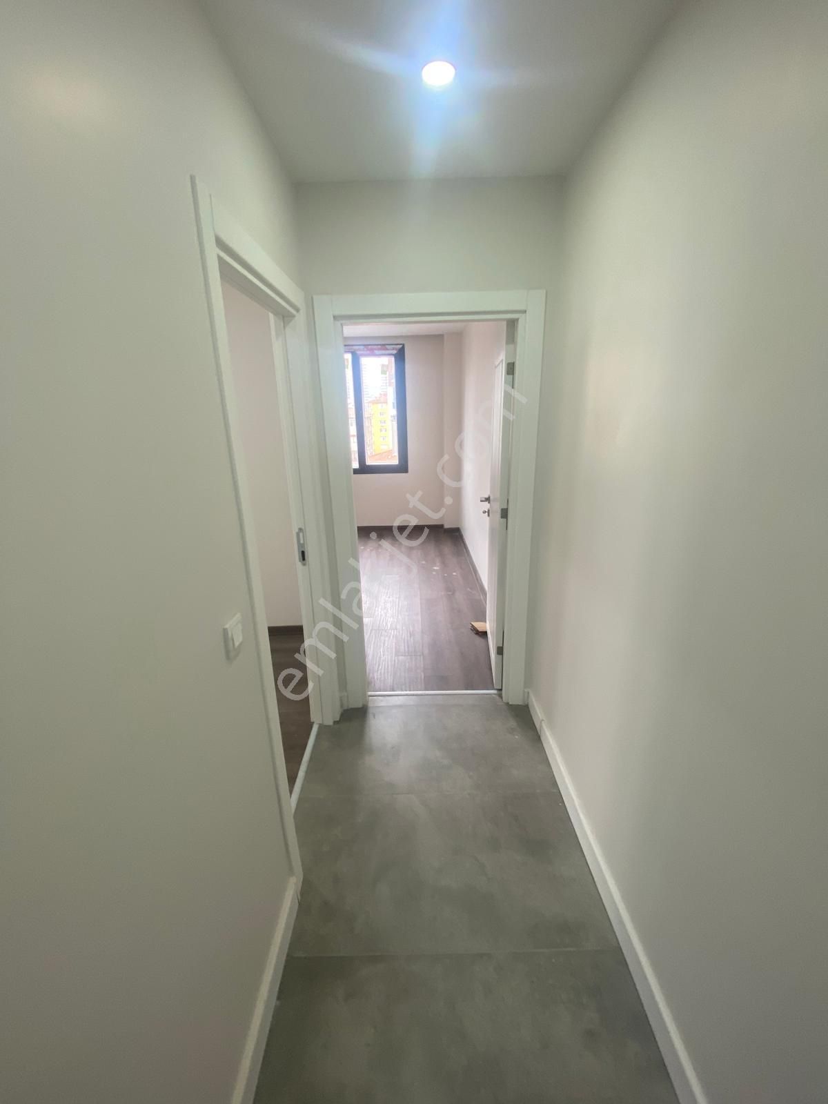 Ziverbey Ana Caddeye 1.paralel De,sıfır Ara Katta,balkonlu Daire - Görsel 18