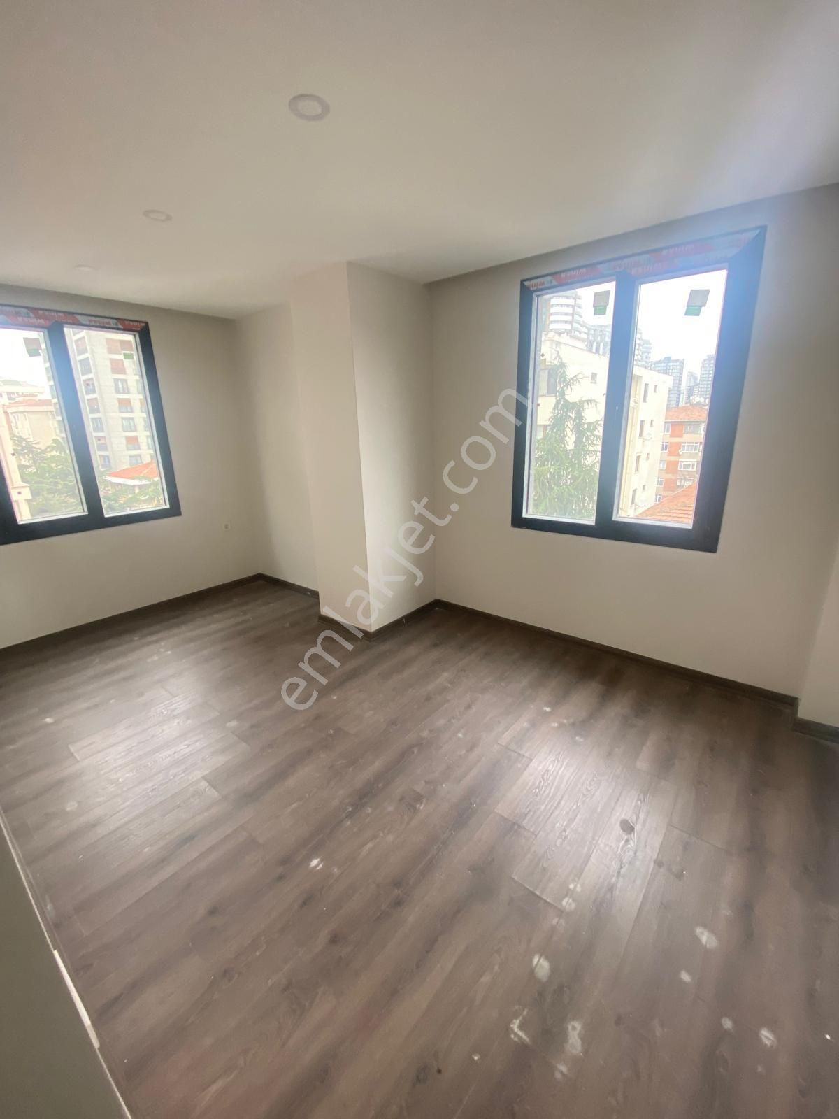 Ziverbey Ana Caddeye 1.paralel De,sıfır Ara Katta,balkonlu Daire - Görsel 5