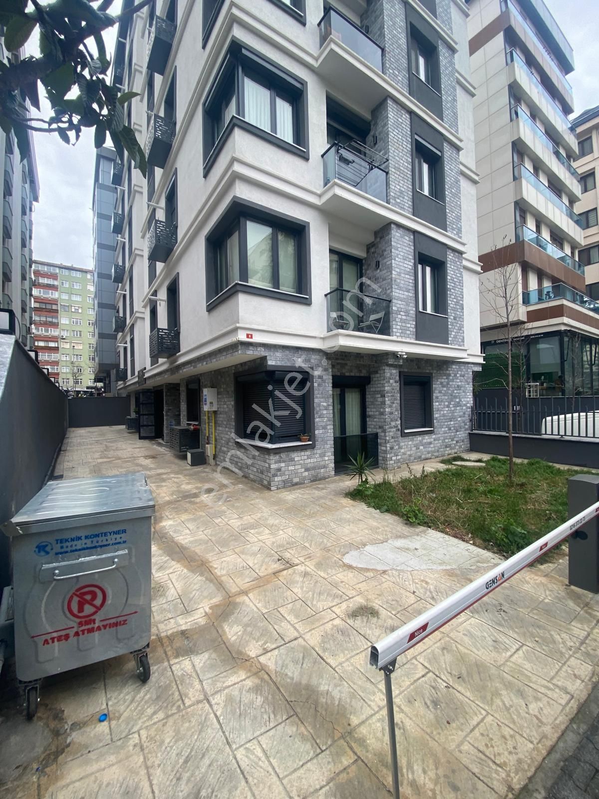 Ziverbey Ana Caddeye 1.paralel De,sıfır Ara Katta,balkonlu Daire - Görsel 32