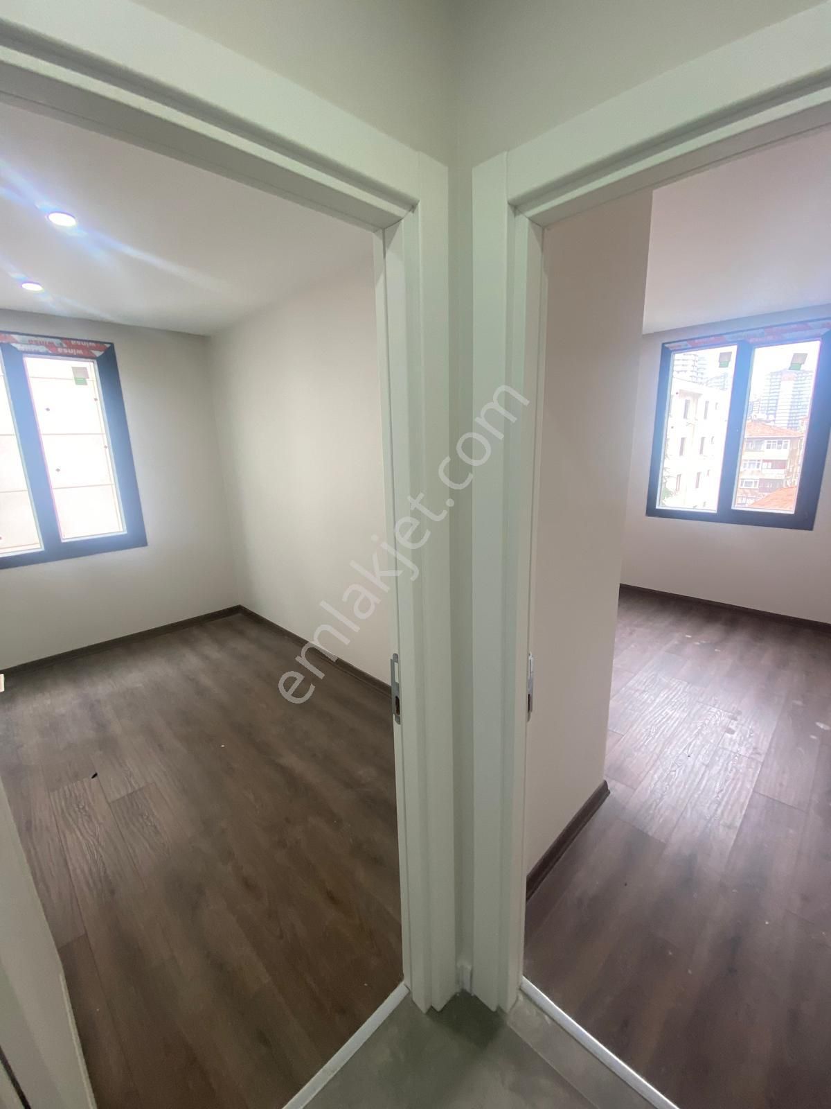 Ziverbey Ana Caddeye 1.paralel De,sıfır Ara Katta,balkonlu Daire - Görsel 9