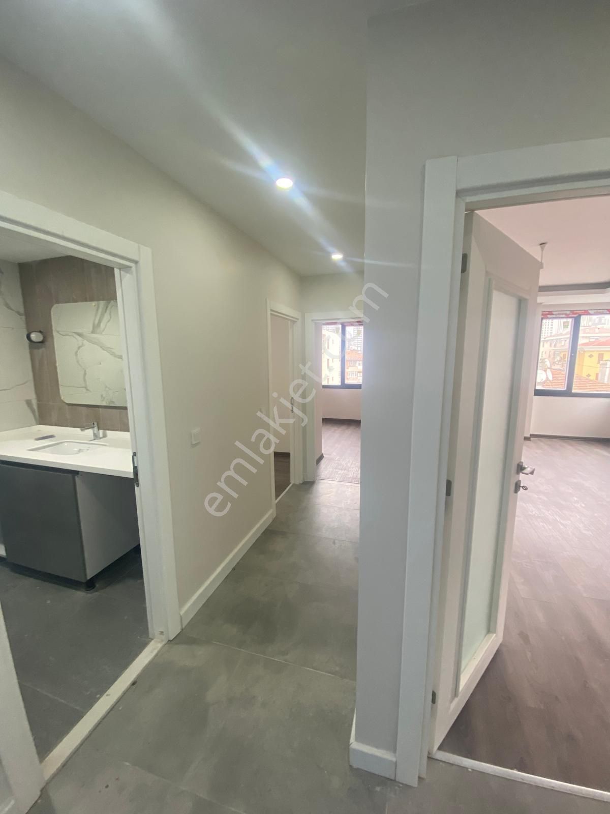 Ziverbey Ana Caddeye 1.paralel De,sıfır Ara Katta,balkonlu Daire - Görsel 15