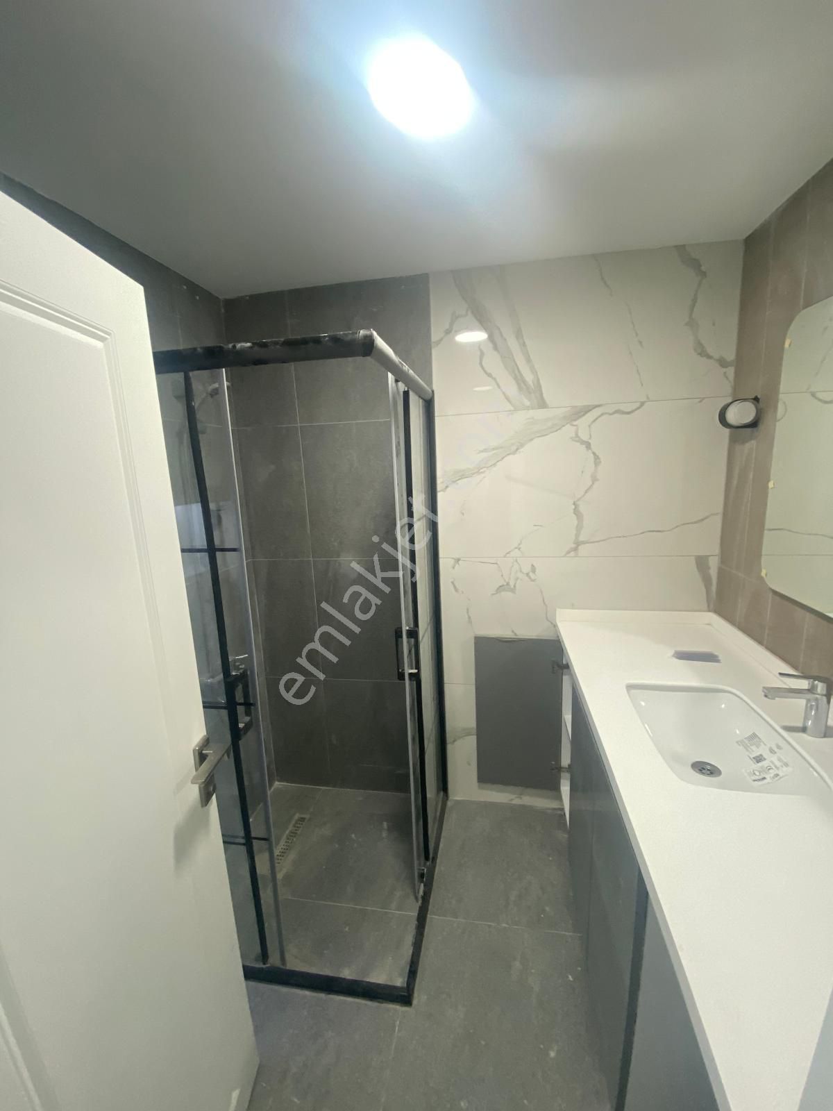 Ziverbey Ana Caddeye 1.paralel De,sıfır Ara Katta,balkonlu Daire - Görsel 19