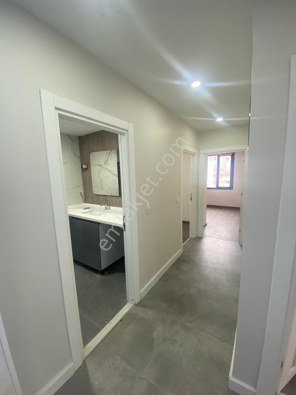 Ziverbey Ana Caddeye 1.paralel De,sıfır Ara Katta,balkonlu Daire - Görsel 17