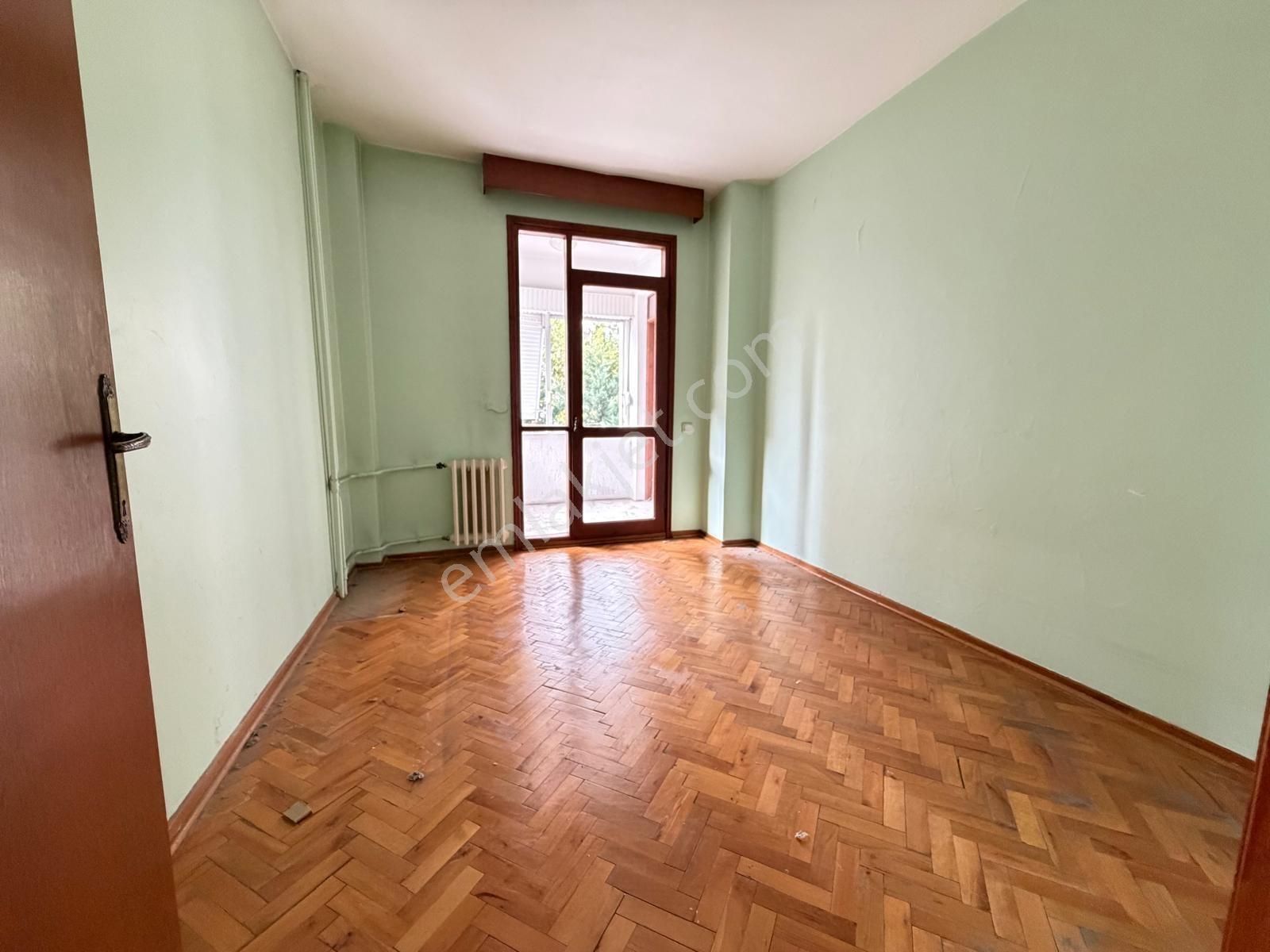 Utkudan Ayşeçavuş Caddesi Üzerinde Balkonlu Satılık Fırsat 3+1 - Görsel 6