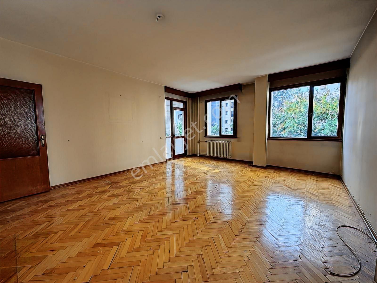 Utkudan Ayşeçavuş Caddesi Üzerinde Balkonlu Satılık Fırsat 3+1 - Görsel 8