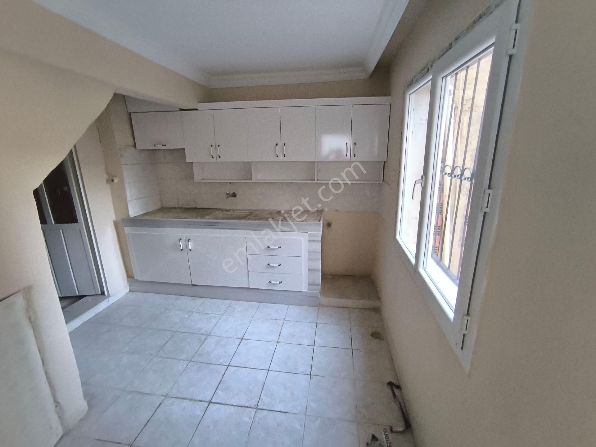 Kaçmaz Emlaktan Şehir Merkezinde Müstakil Ev - Görsel 10