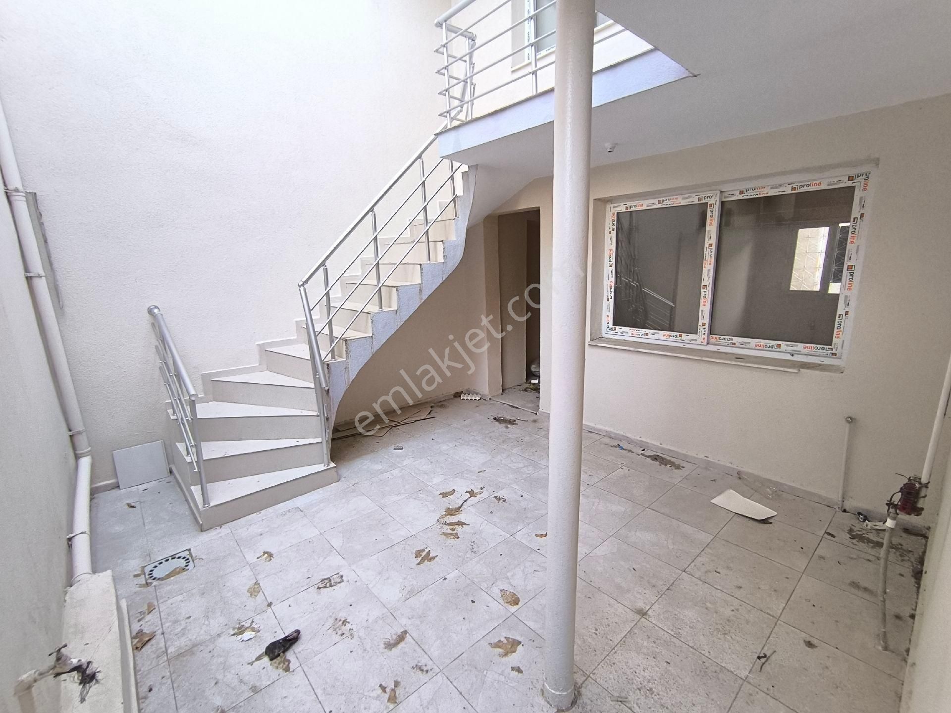 Kaçmaz Emlaktan Şehir Merkezinde Müstakil Ev - Görsel 14