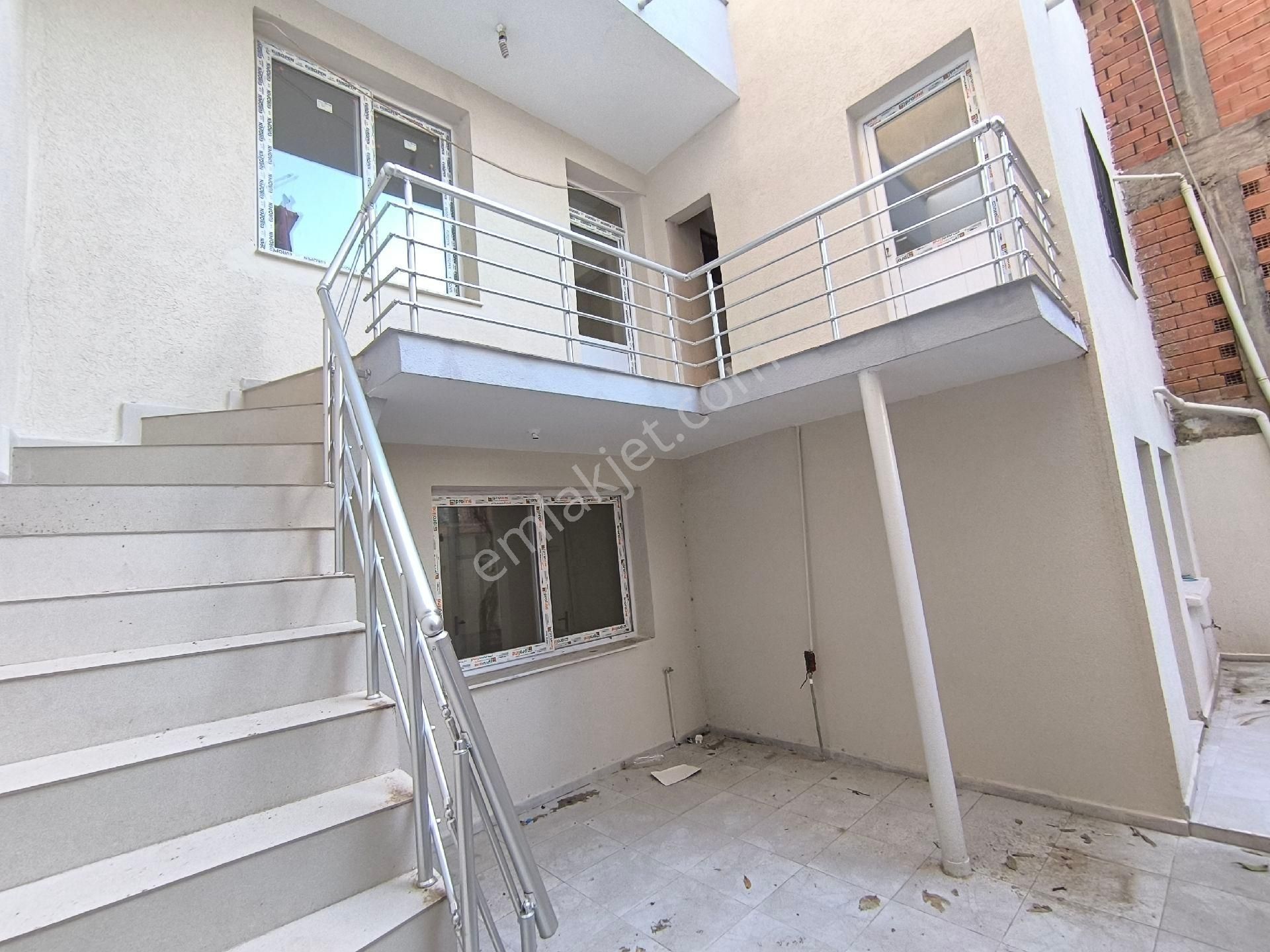 Kaçmaz Emlaktan Şehir Merkezinde Müstakil Ev - Görsel 15