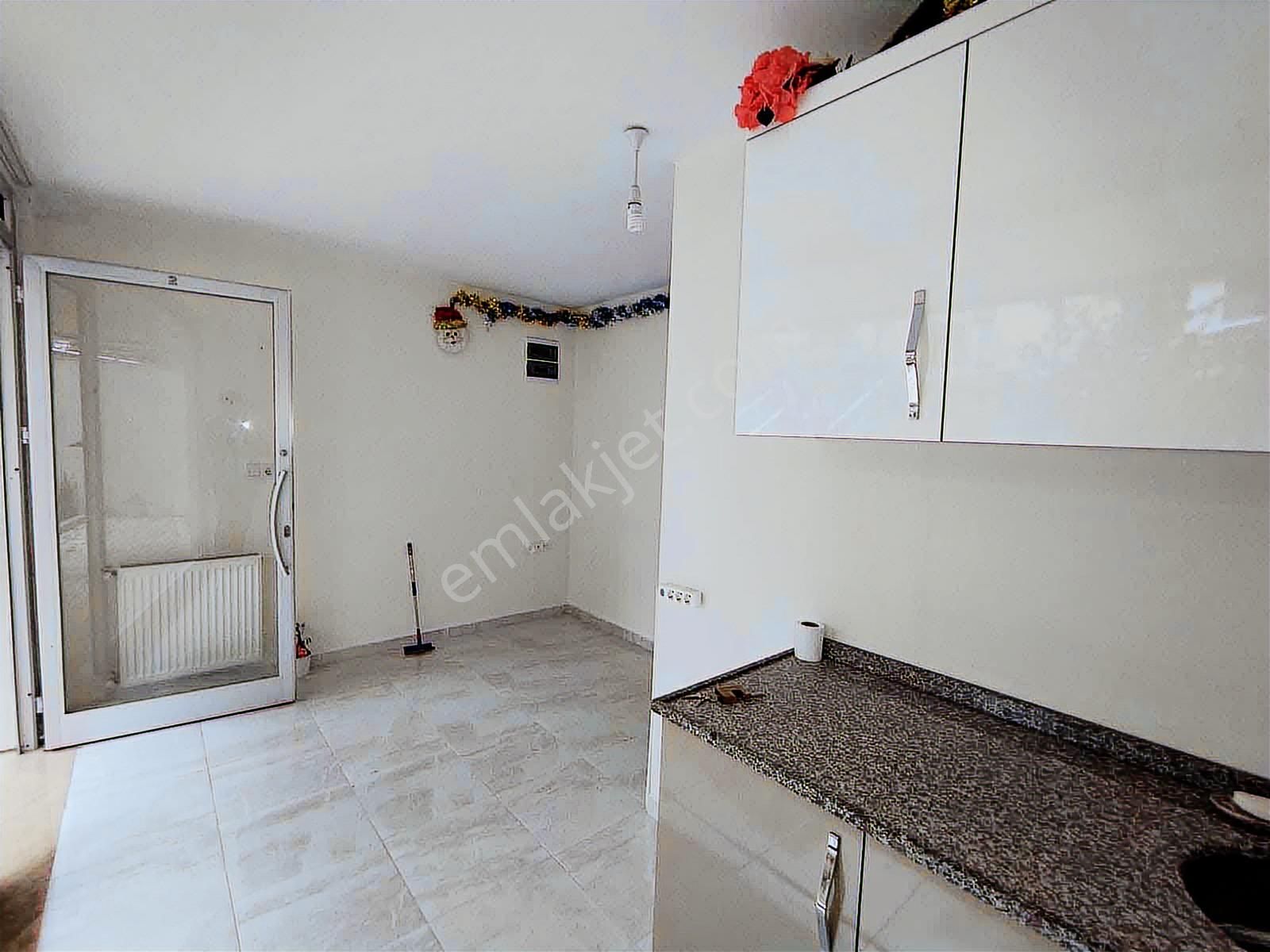 İdealtepe Göz Vakfı Hastanesine Yakın Konumda Kiralık Dükkan - Görsel 8