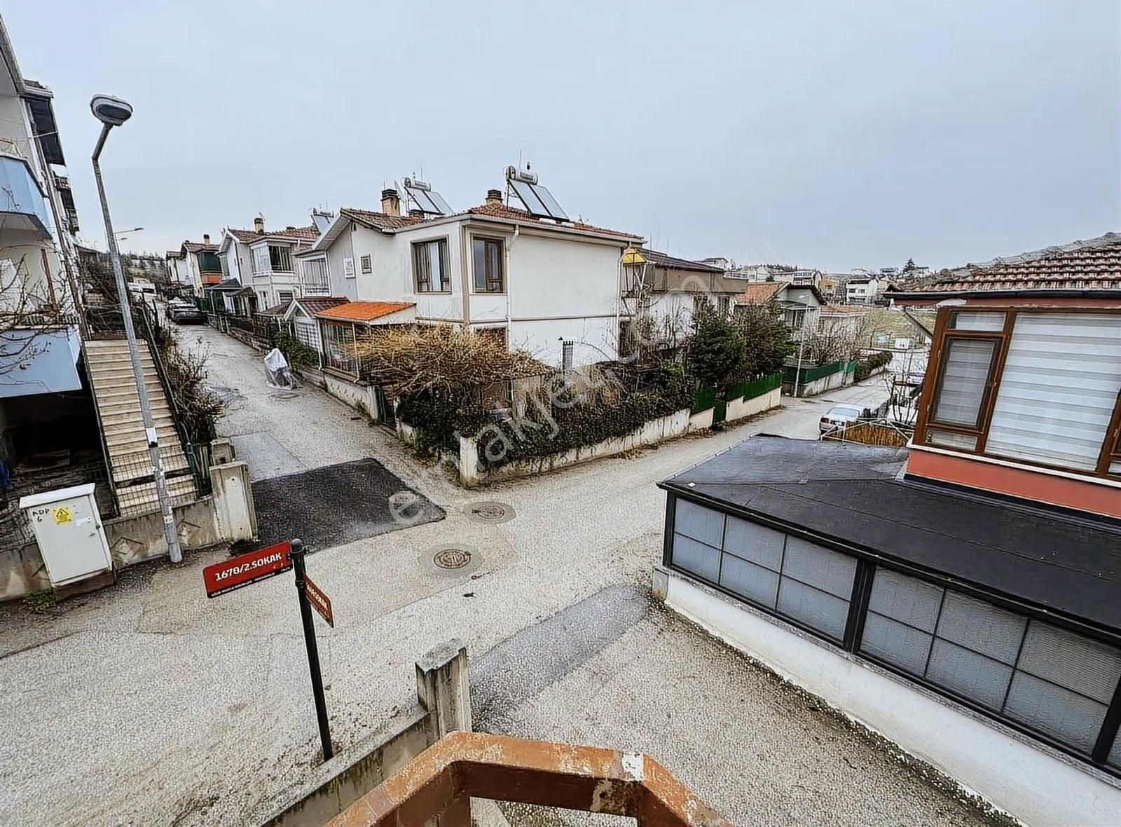 Batıkent Uğur Mumcu Mahallesin'de Kiralık Köşe Müstakil Ev - Görsel 4