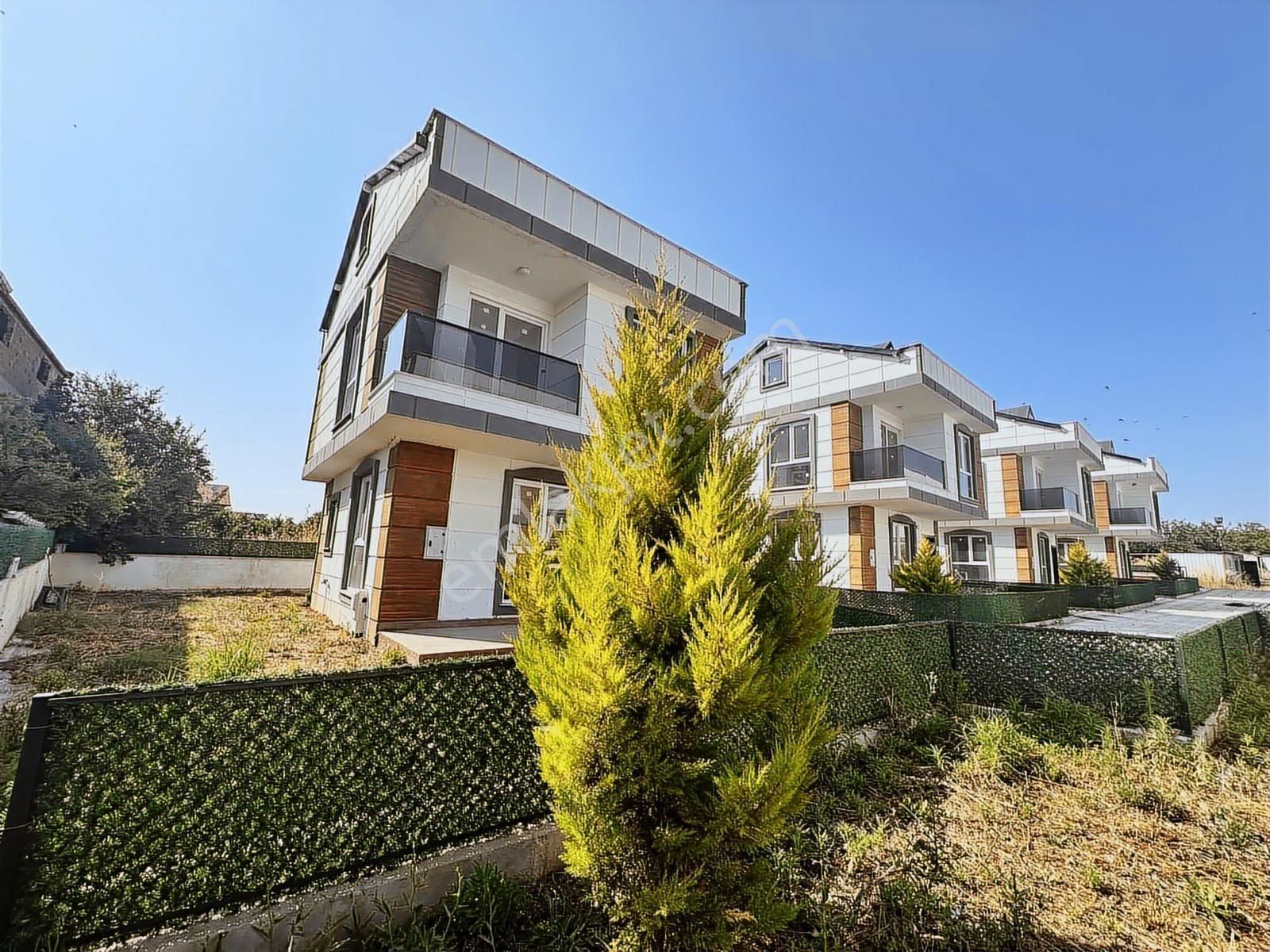 Mega Yapıdan Yeniçiftlikte İskanlı Geniş Bahçeli Lüx Müstakil - Görsel 2