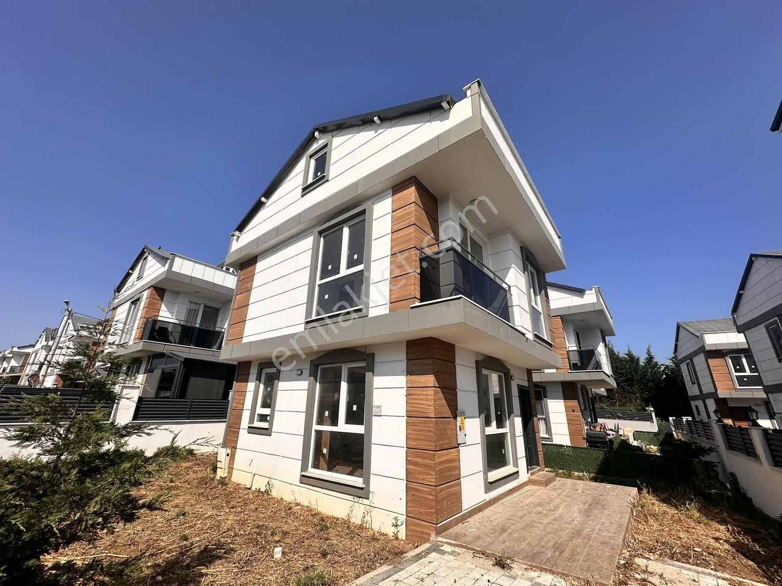 Mega Yapıdan Yeniçiftlikte İskanlı Geniş Bahçeli Lüx Müstakil - Görsel 33