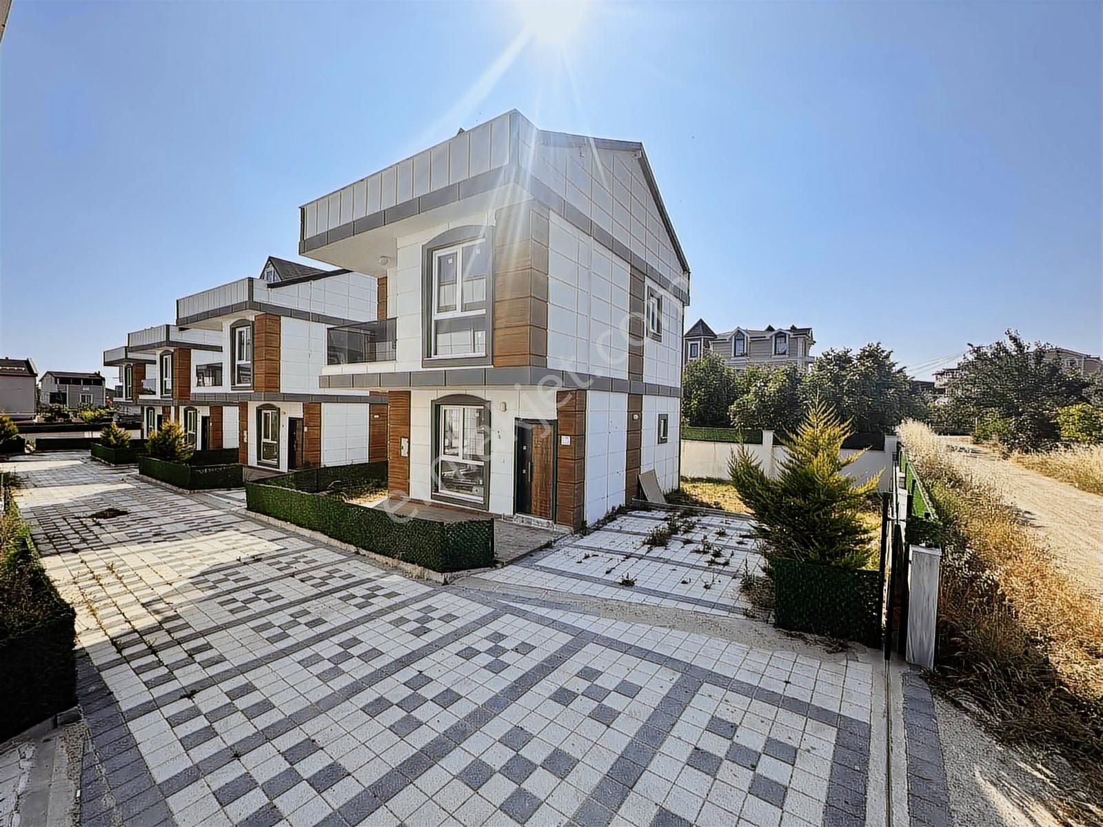 Mega Yapıdan Yeniçiftlikte İskanlı Geniş Bahçeli Lüx Müstakil - Görsel 28