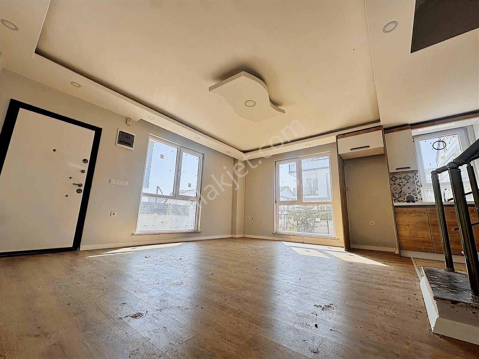 Mega Yapıdan Yeniçiftlikte İskanlı Geniş Bahçeli Lüx Müstakil - Görsel 18