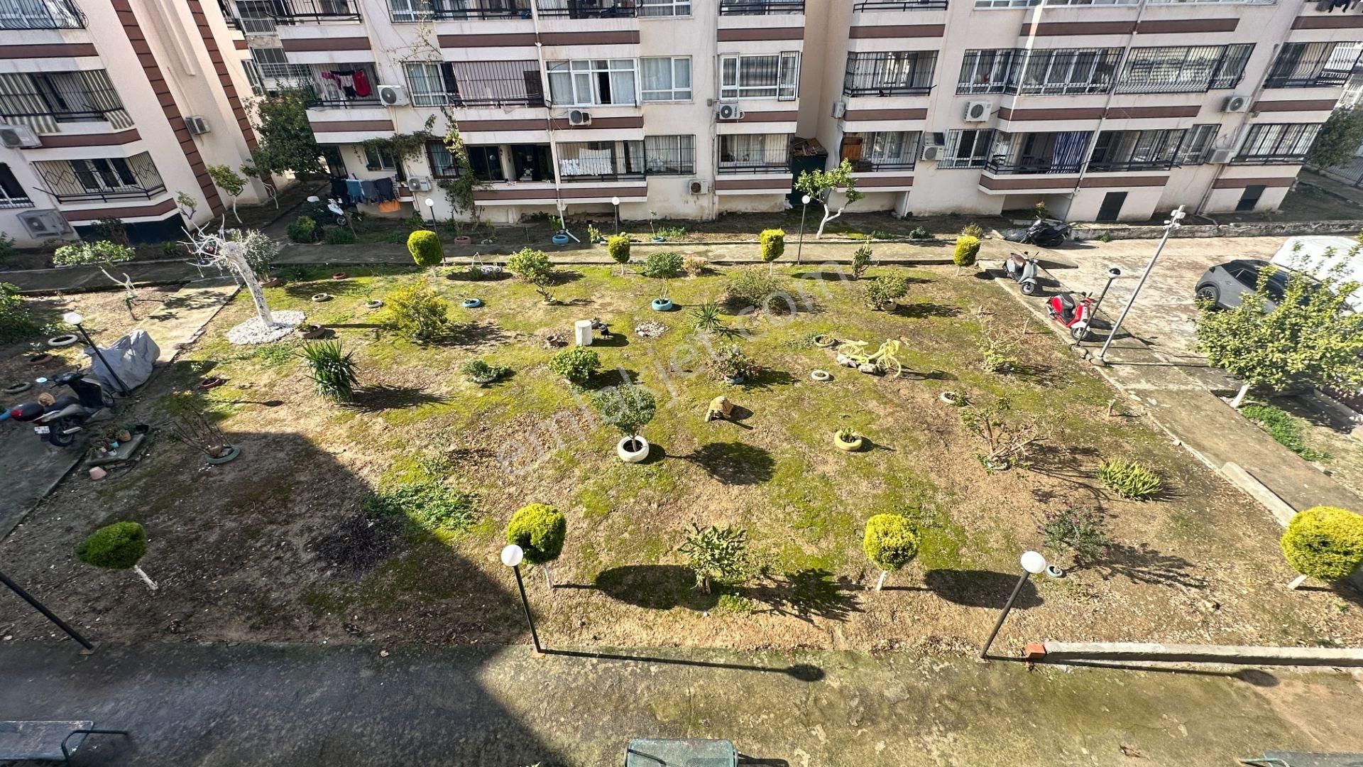 Kuşadası Camiatik Mah. Kılıçoğlu Sitesinde Satılık 3+1 - Görsel 16