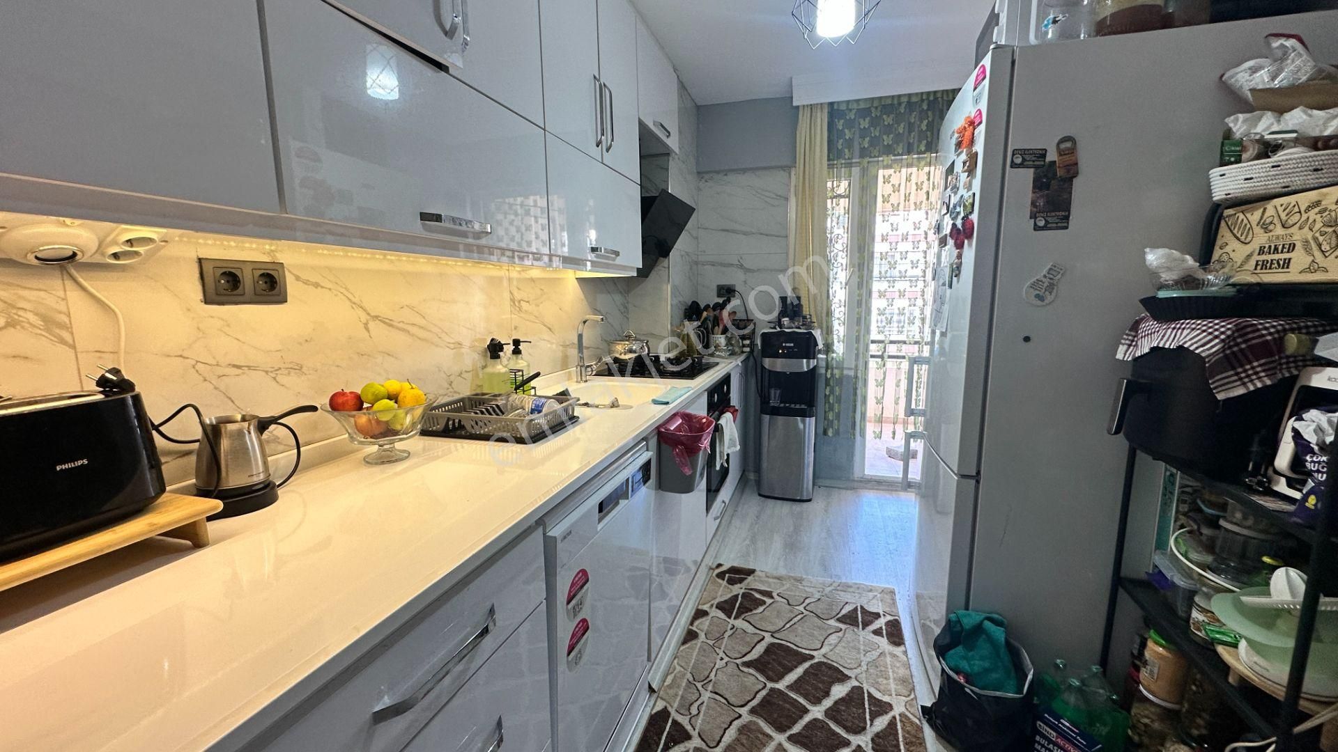 Kuşadası Camiatik Mah. Kılıçoğlu Sitesinde Satılık 3+1 - Görsel 9