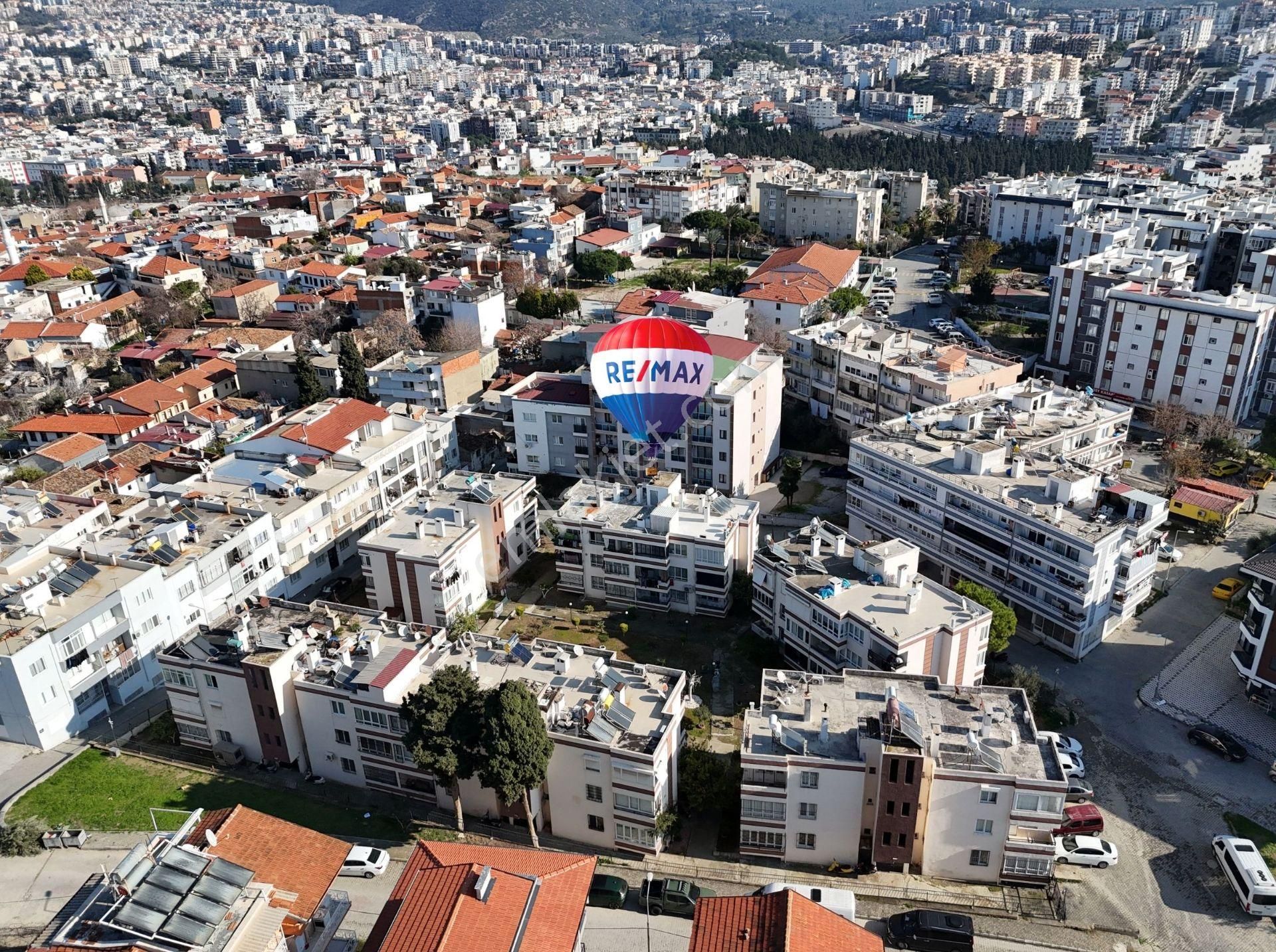 Kuşadası Camiatik Mah. Kılıçoğlu Sitesinde Satılık 3+1 - Görsel 3