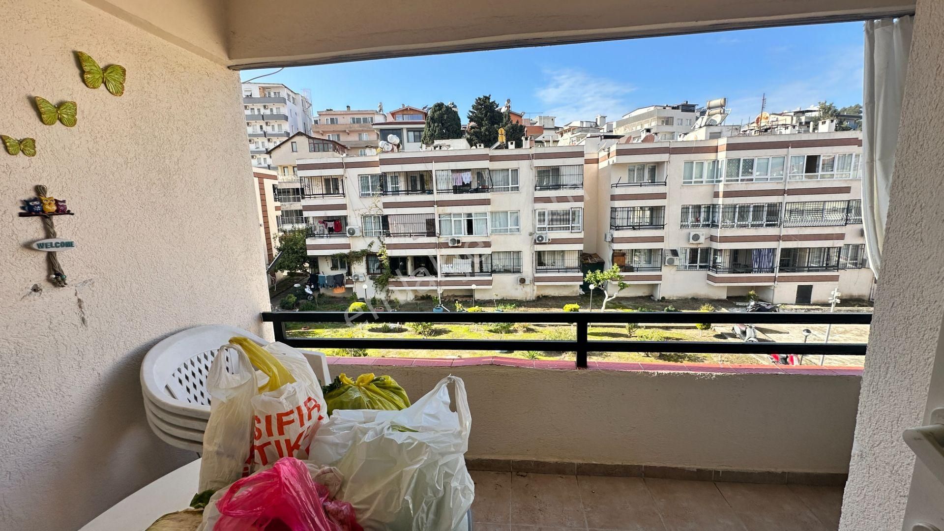 Kuşadası Camiatik Mah. Kılıçoğlu Sitesinde Satılık 3+1 - Görsel 15