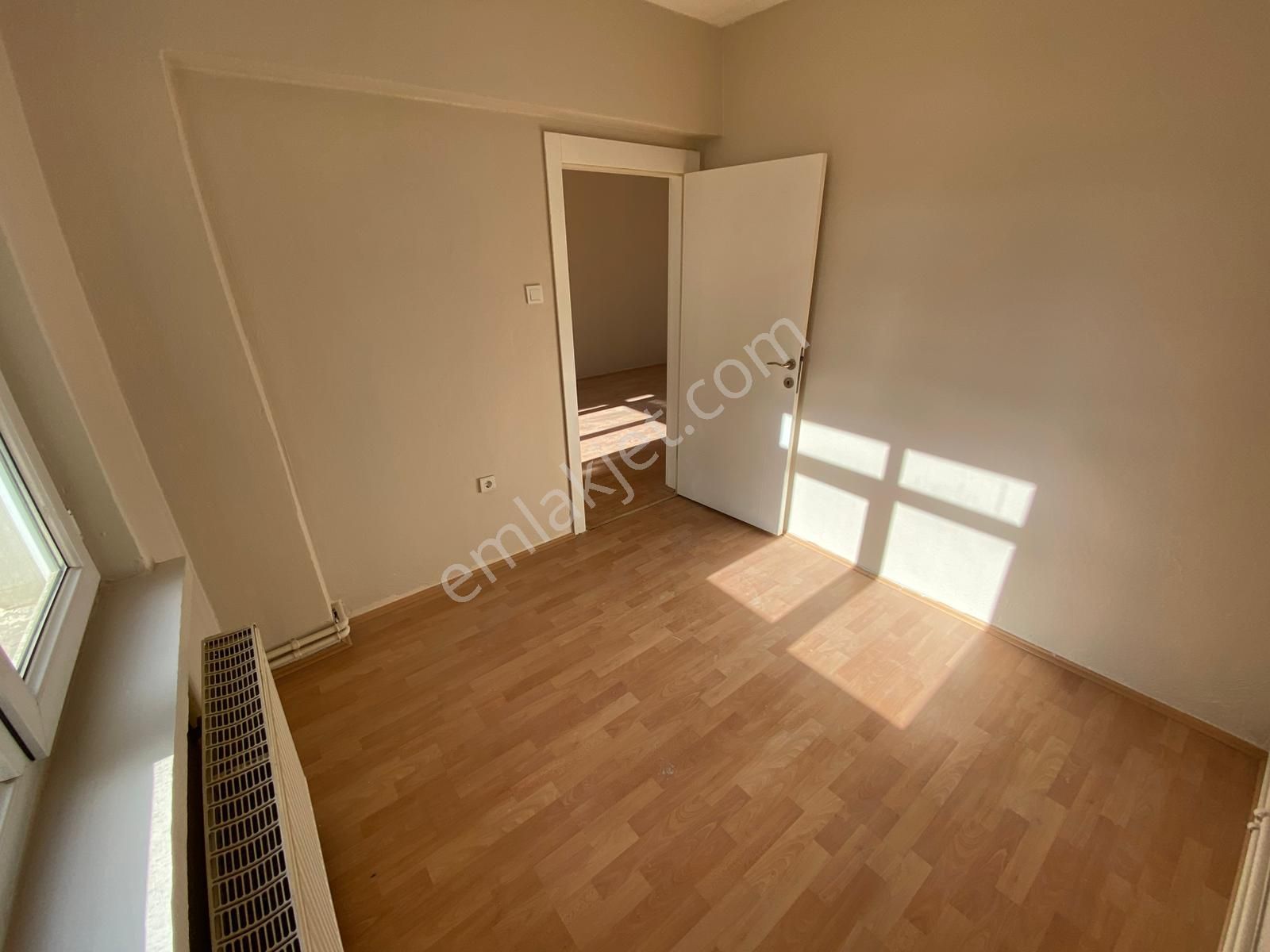 Refik Saydam Cad. Yakını 3+1 Altında Daire Olan Y.giriş - Görsel 4