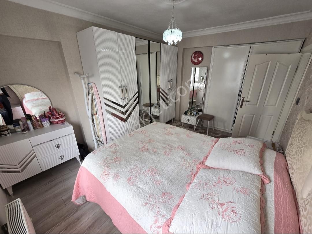 Pamuklar'da Özel İşçilikli Kapalı Çift Teras Balkonlu 5+1 Dublex - Görsel 34