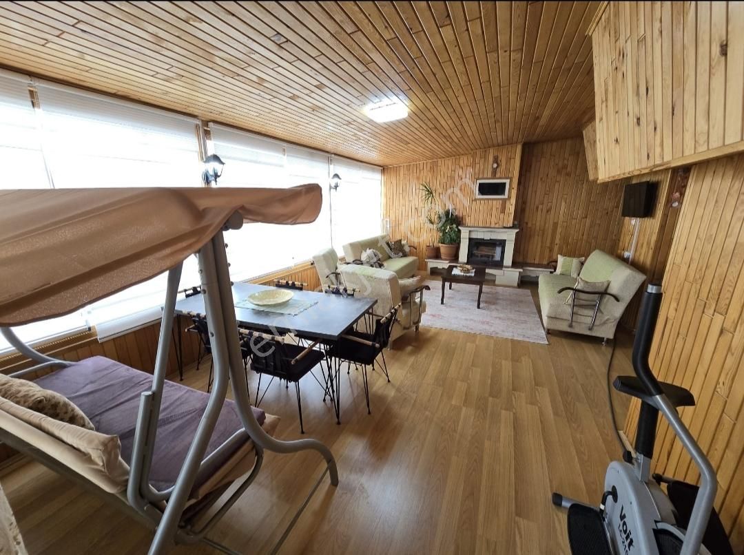 Pamuklar'da Özel İşçilikli Kapalı Çift Teras Balkonlu 5+1 Dublex - Görsel 4