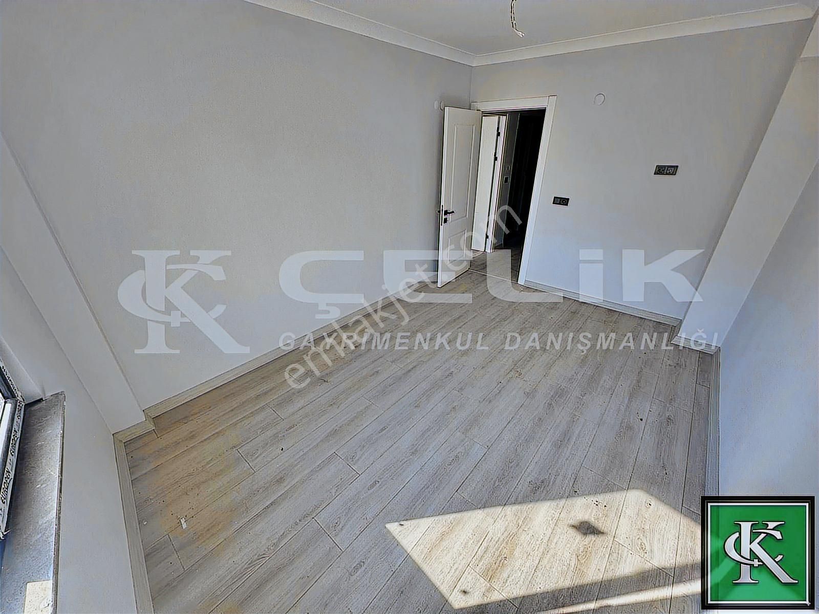 Çelik Emlaktan Merkezi Konum Da Arakat Ön Cephe Kiralık Daire!! - Görsel 24